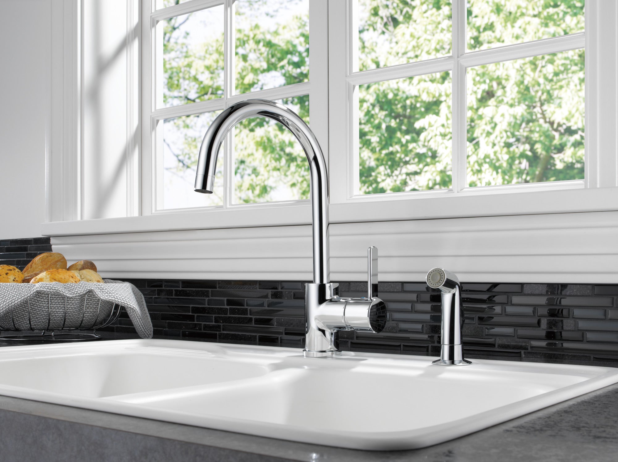 Peerless Precept® Single Handle Kitchen Faucet with Spray