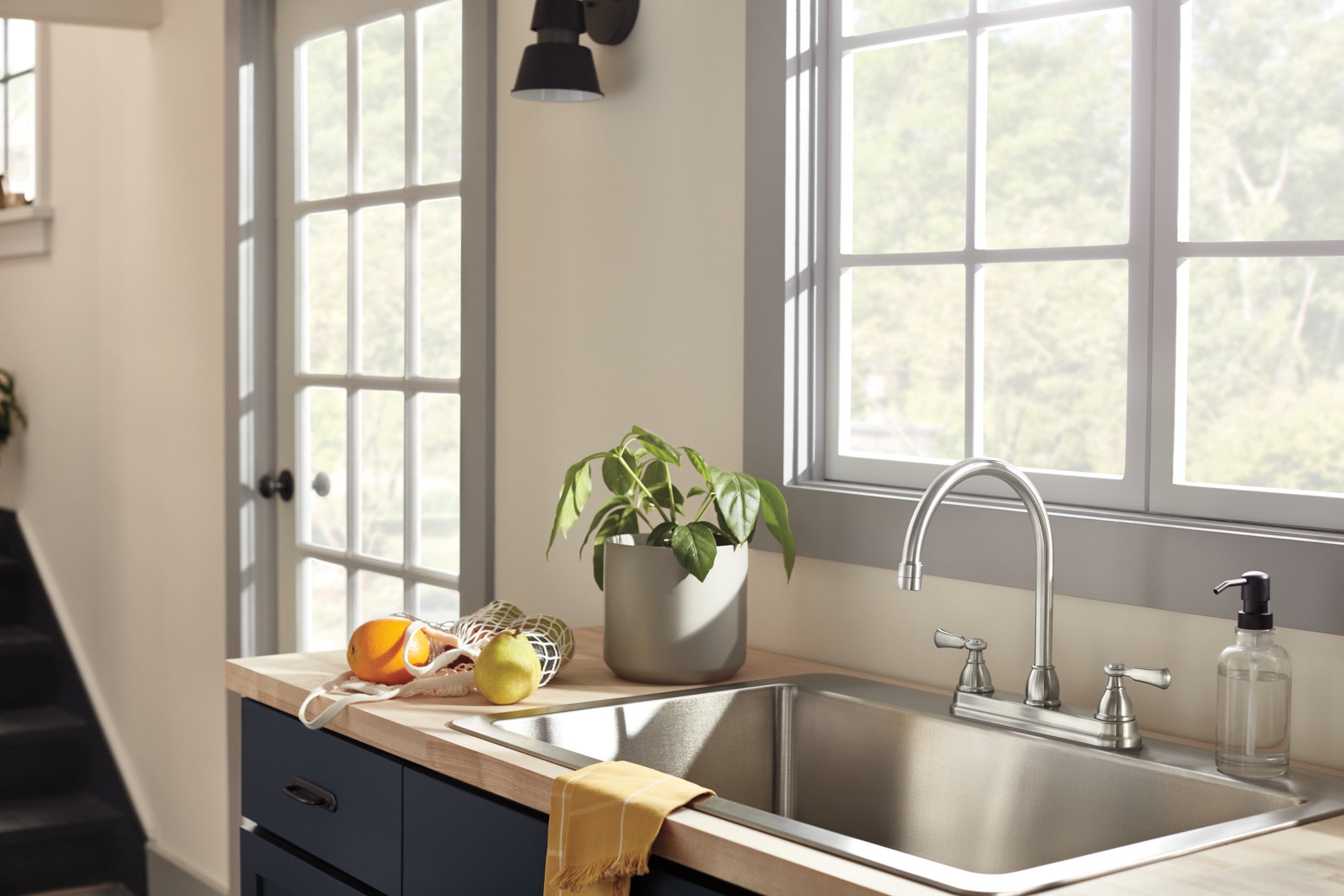 Peerless Elmhurst® Two-Handle Kitchen Faucet with Twist Aerator