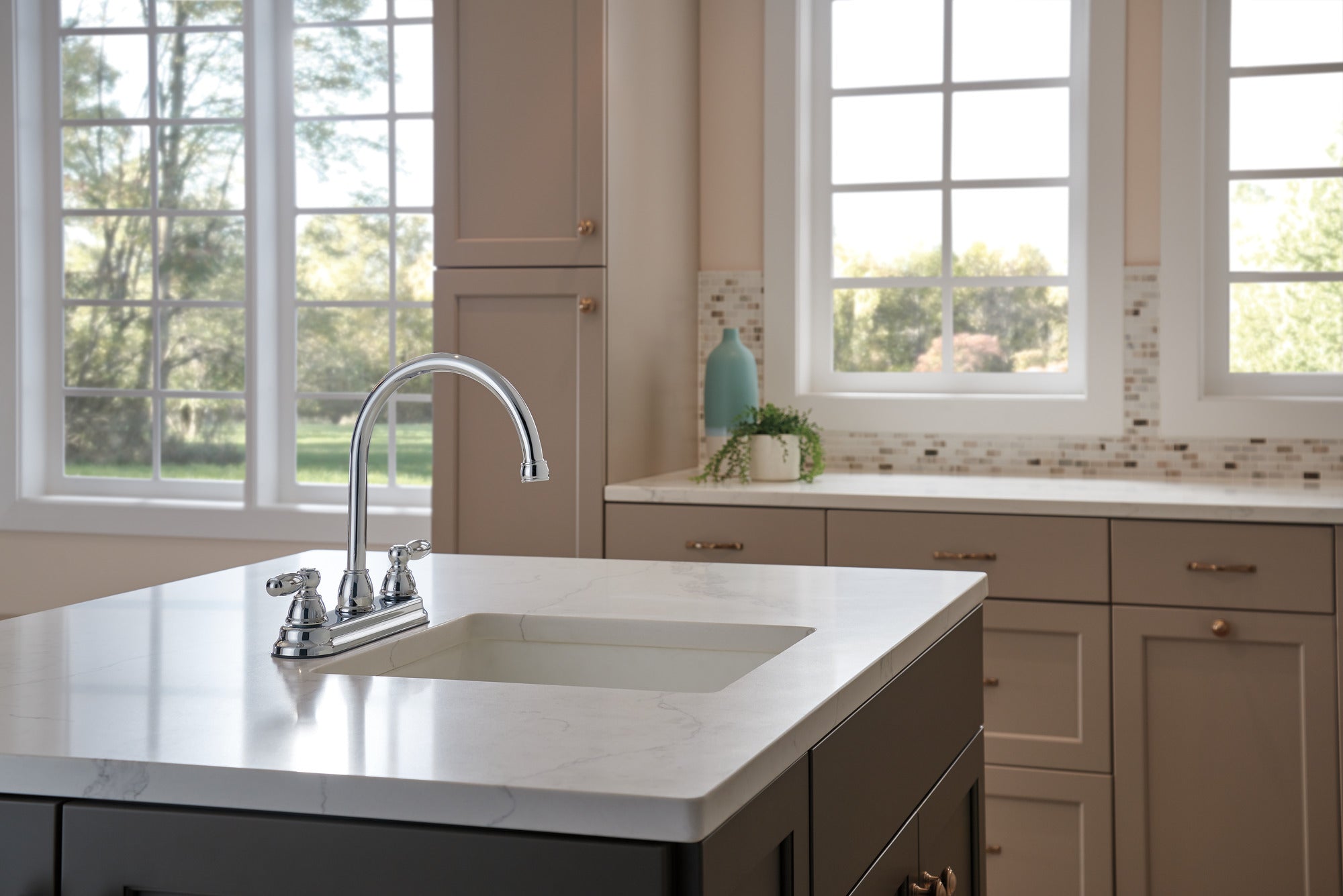 Peerless Claymore™ Two Handle Kitchen Faucet