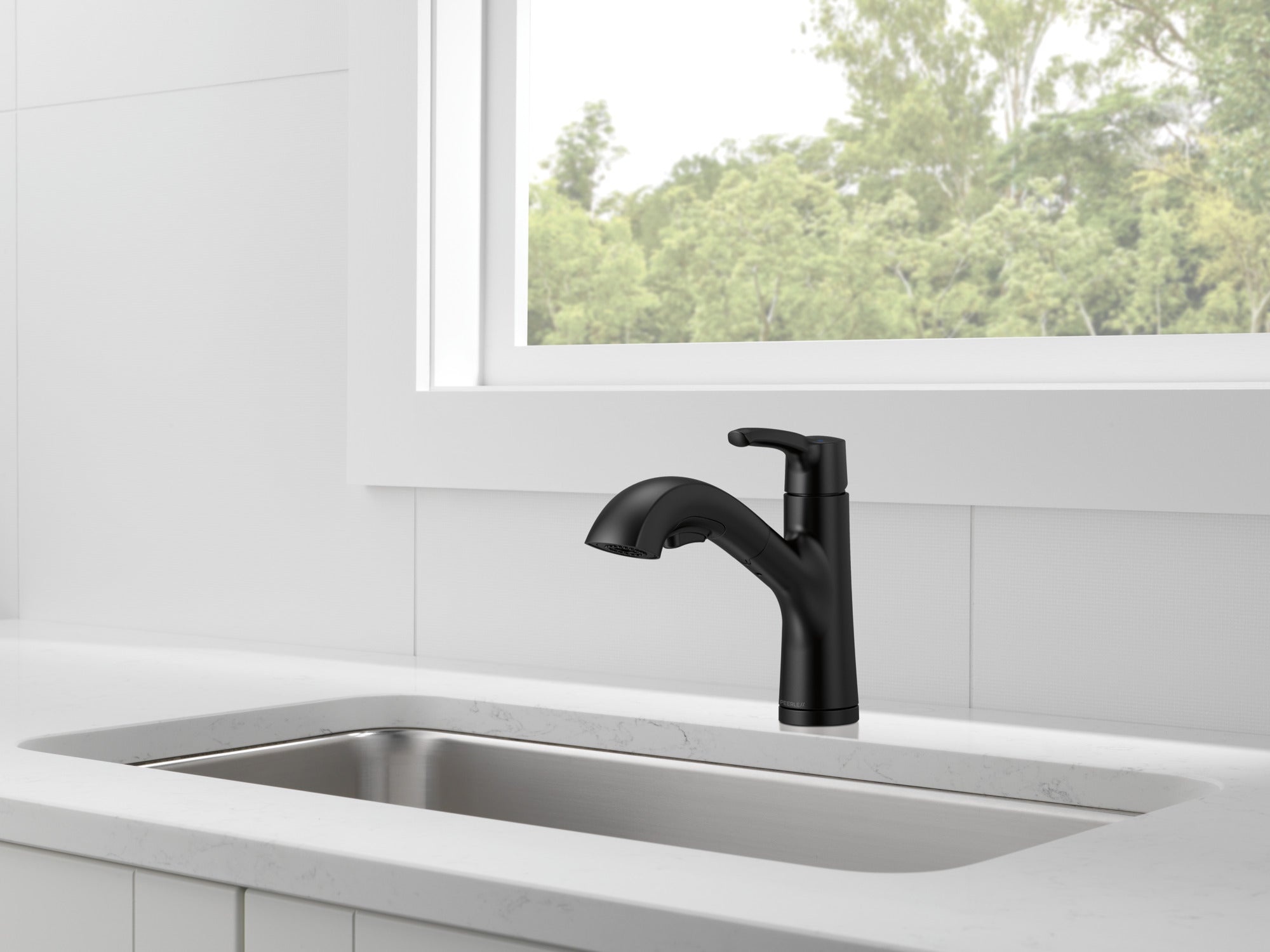 Peerless Parkwood® Single Handle Pullout Kitchen Faucet