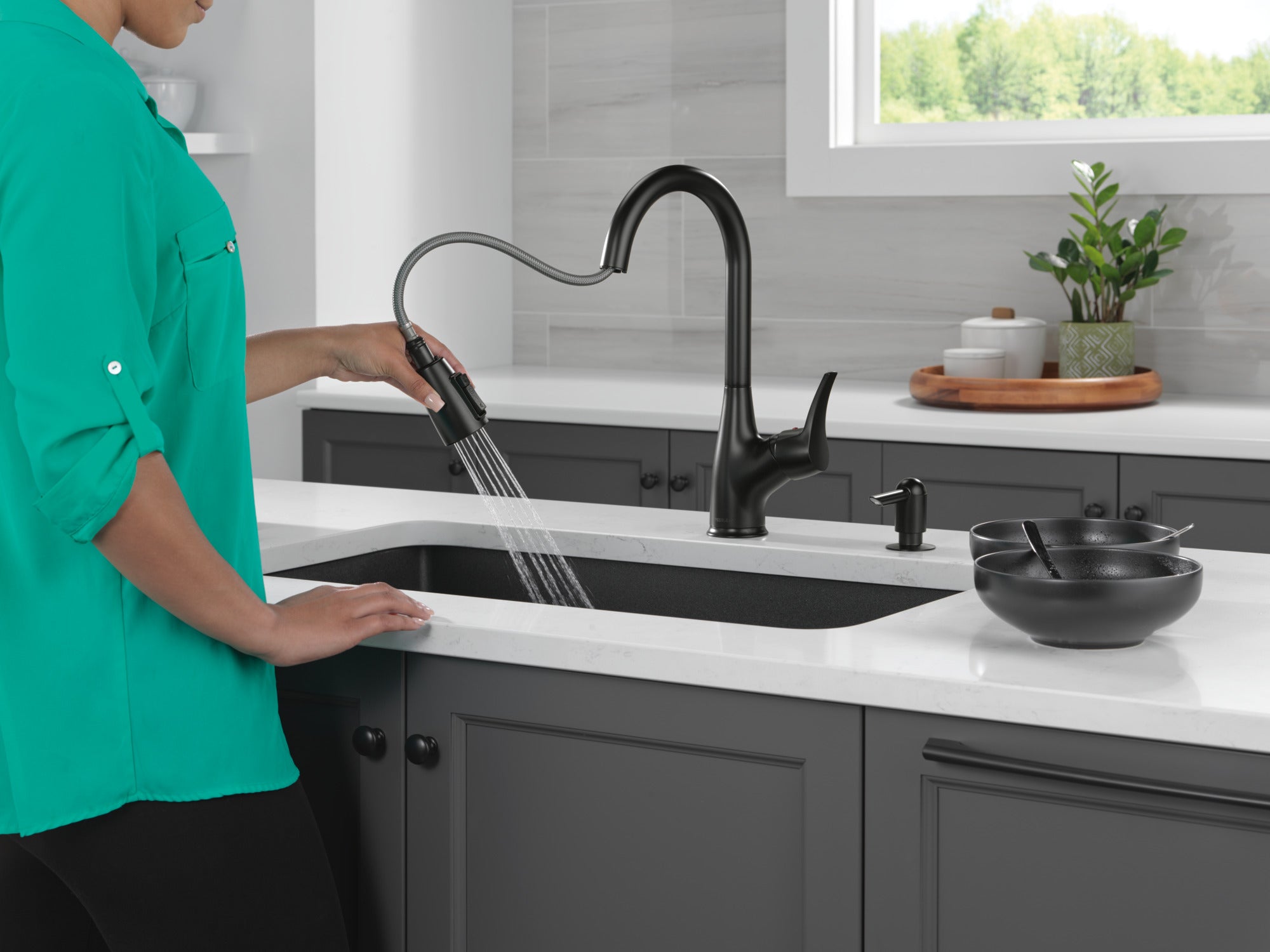 Peerless Retail Channel Product Single Handle Pull-Down Kitchen Faucet