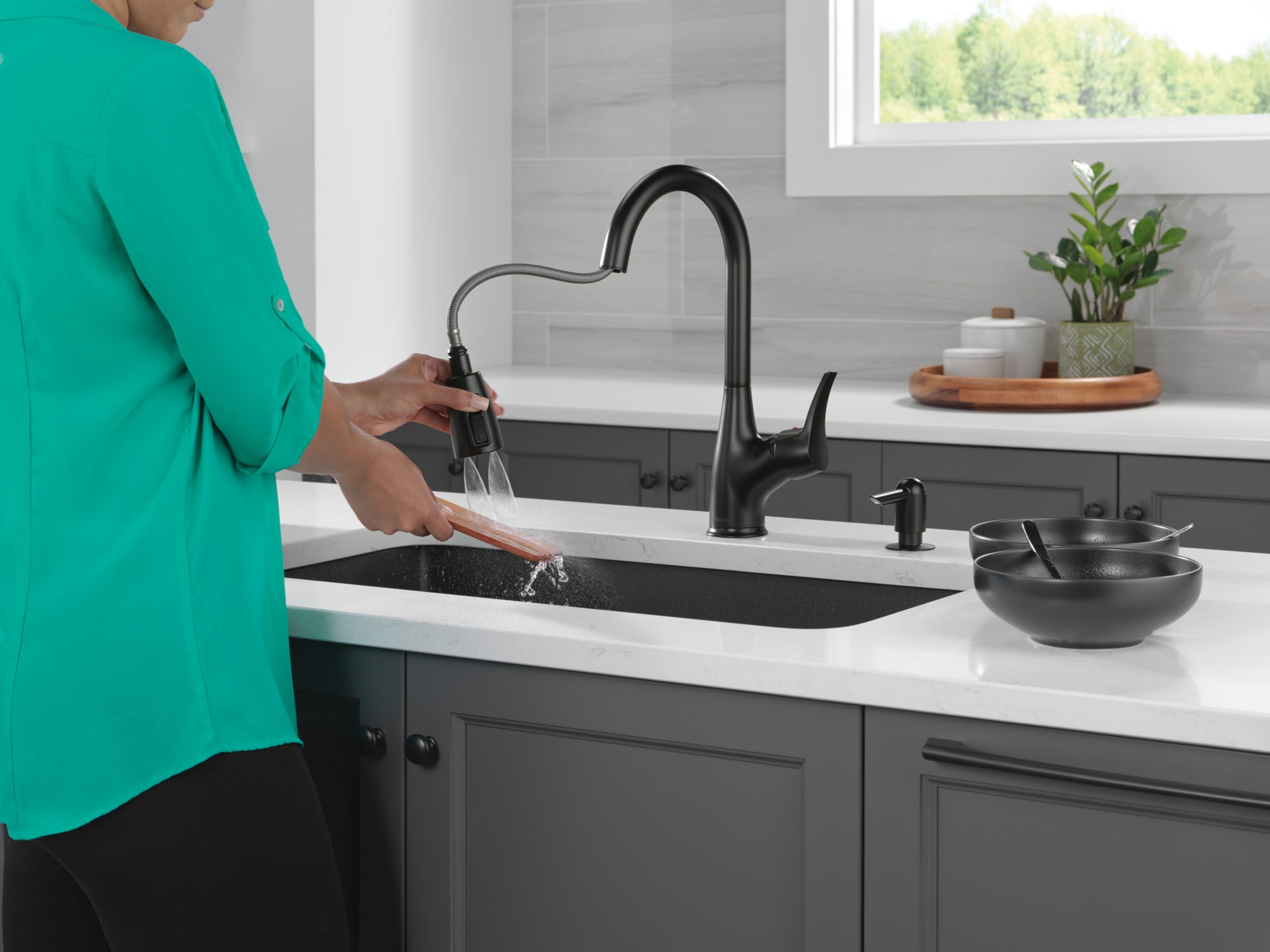 Peerless Retail Channel Product Single Handle Pull-Down Kitchen Faucet