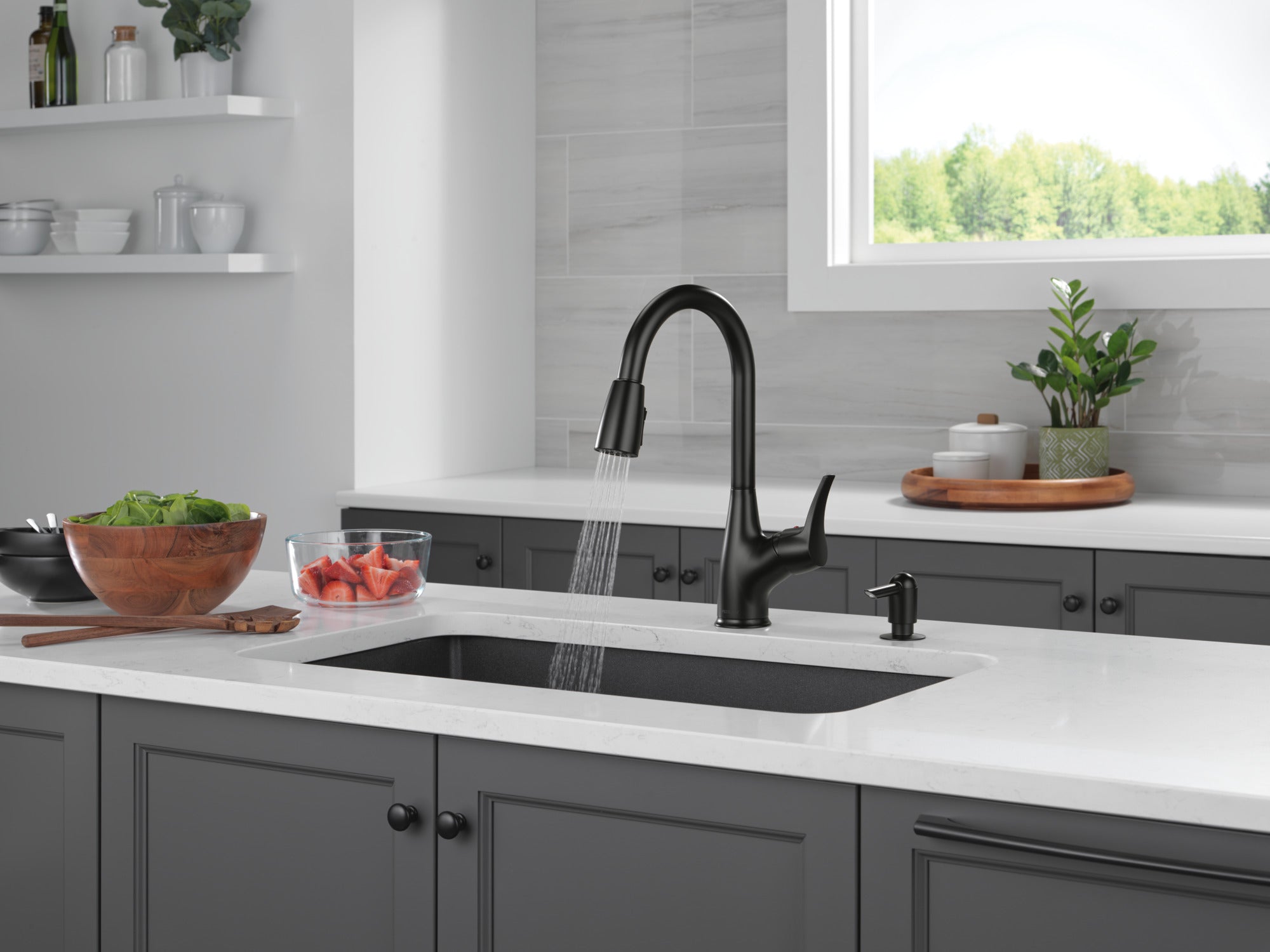 Peerless Retail Channel Product Single Handle Pull-Down Kitchen Faucet