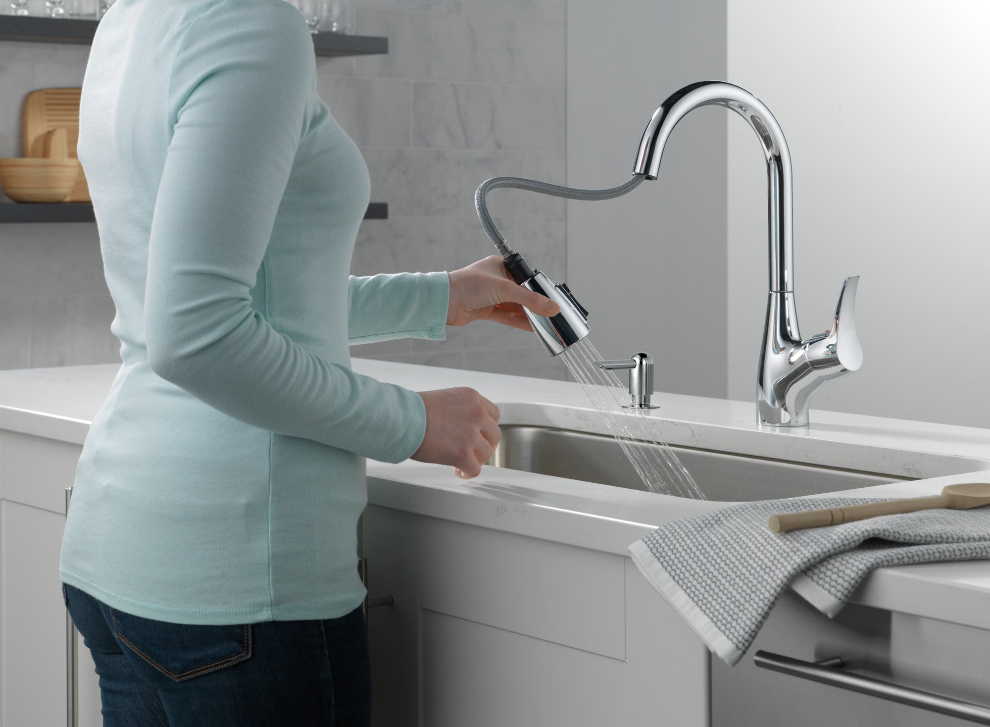 Peerless Retail Channel Product Single Handle Pull-Down Kitchen Faucet