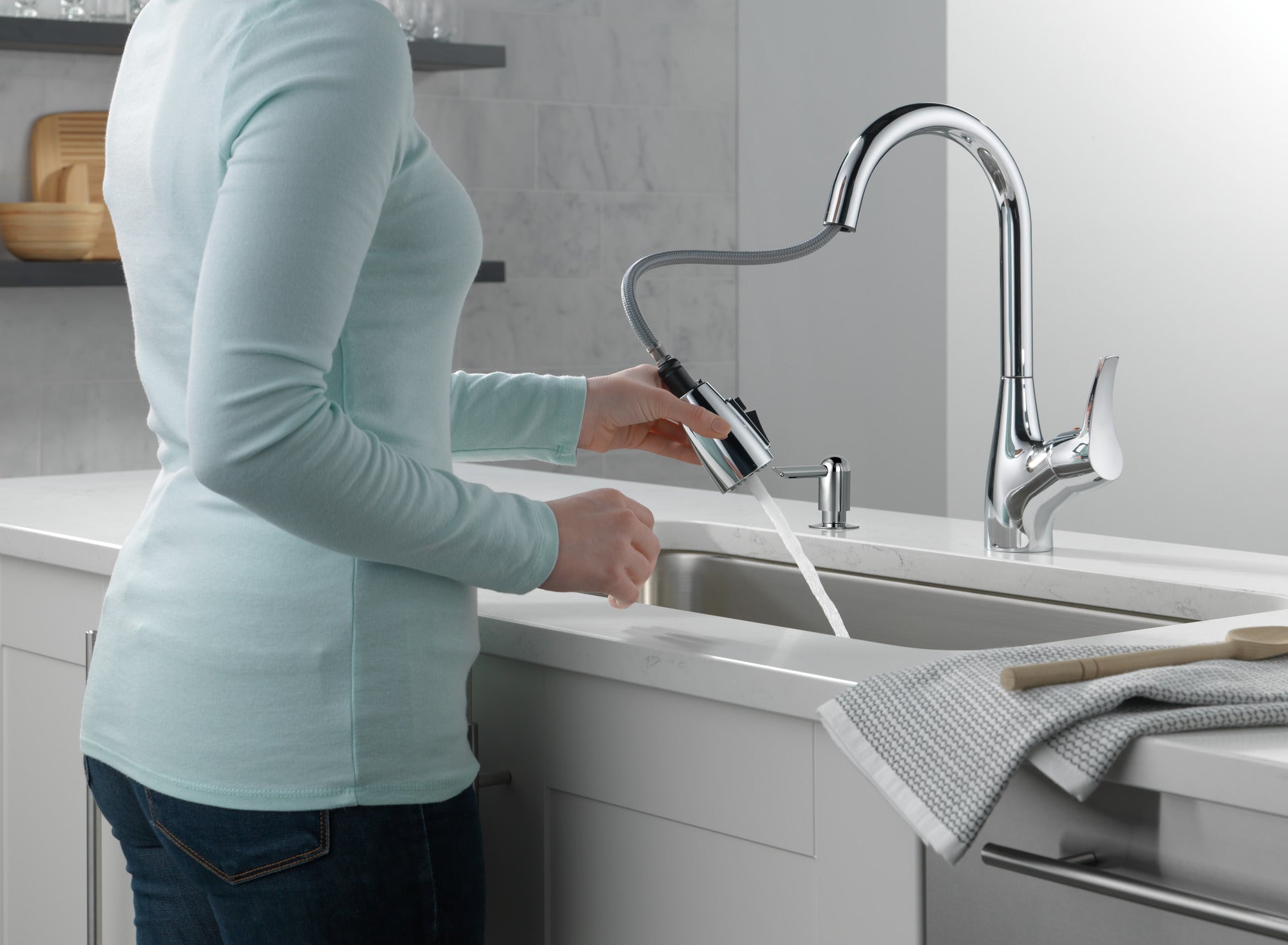 Peerless Retail Channel Product Single Handle Pull-Down Kitchen Faucet