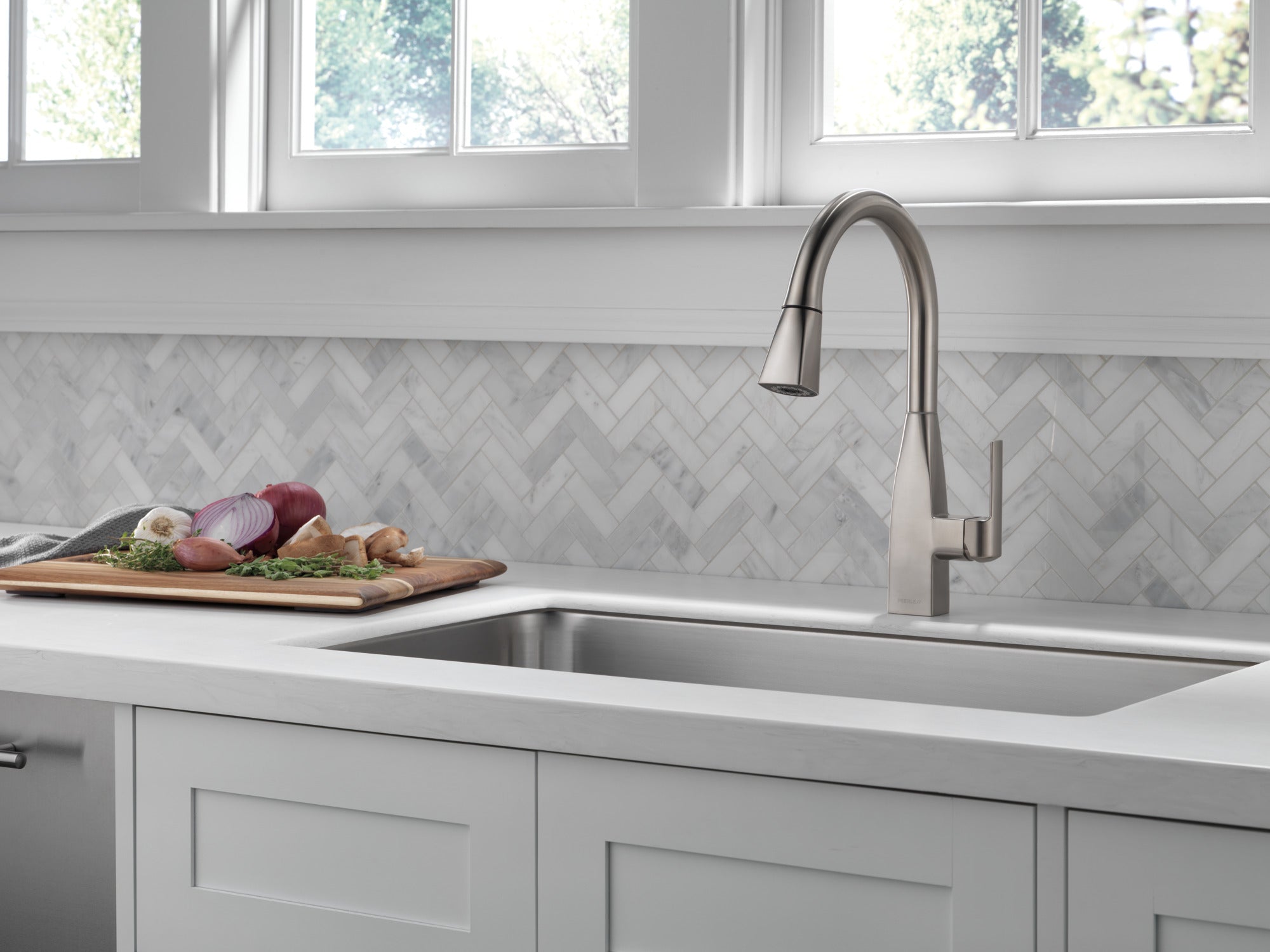 Peerless Xander® Single Handle Pulldown Kitchen Faucet