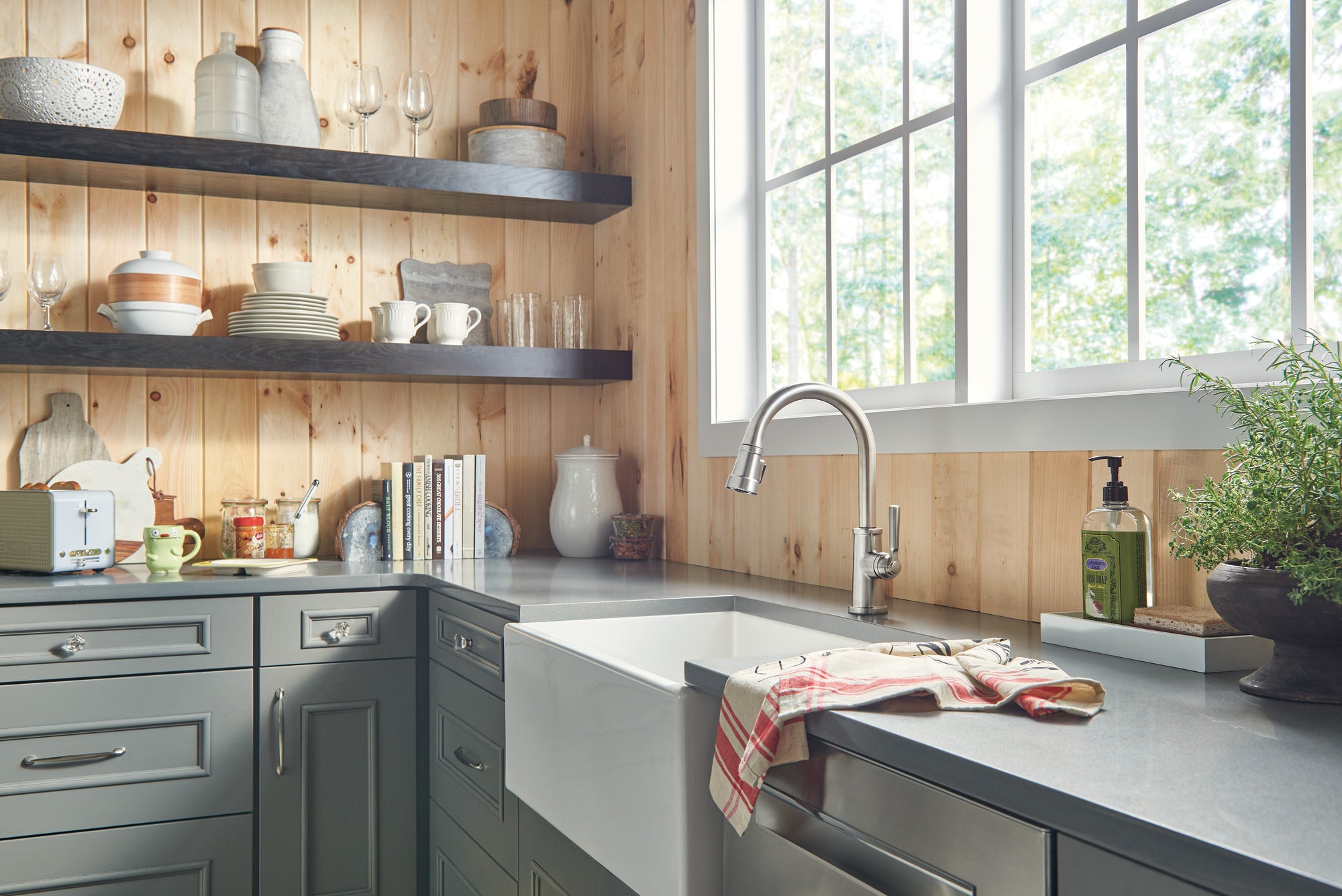 Peerless Westchester® Single-Handle Pull-Down Kitchen Faucet