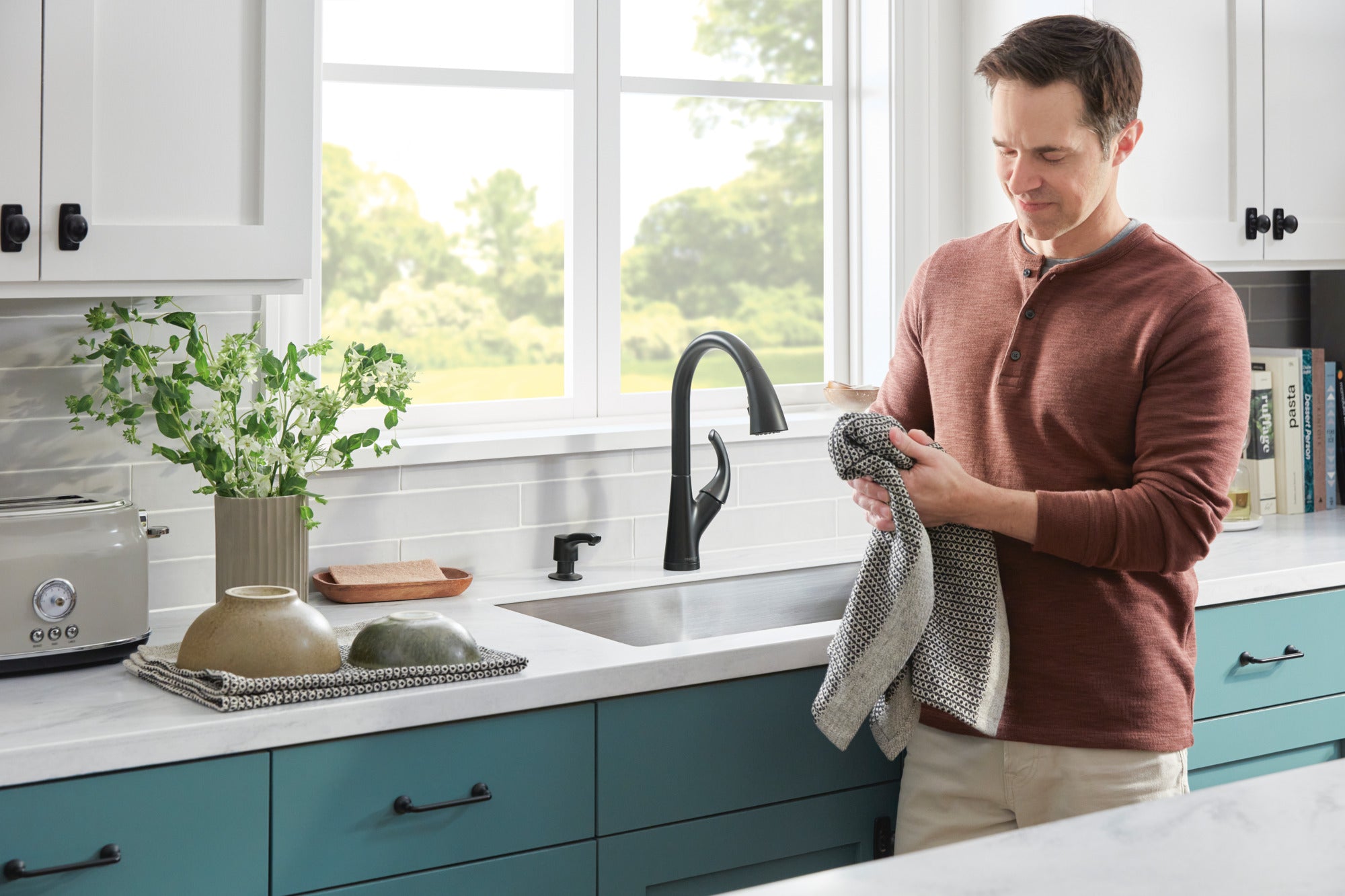 Peerless Parkwood® Single Handle Pulldown Kitchen Faucet