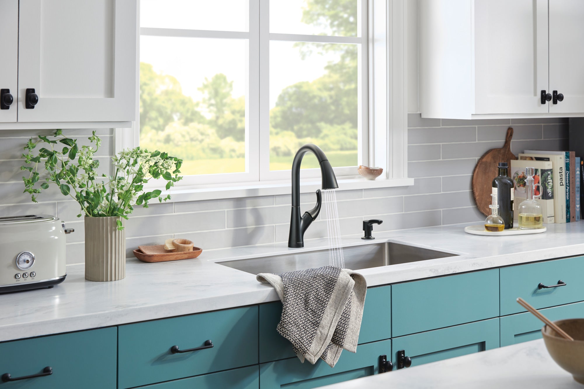 Peerless Parkwood® Single Handle Pulldown Kitchen Faucet