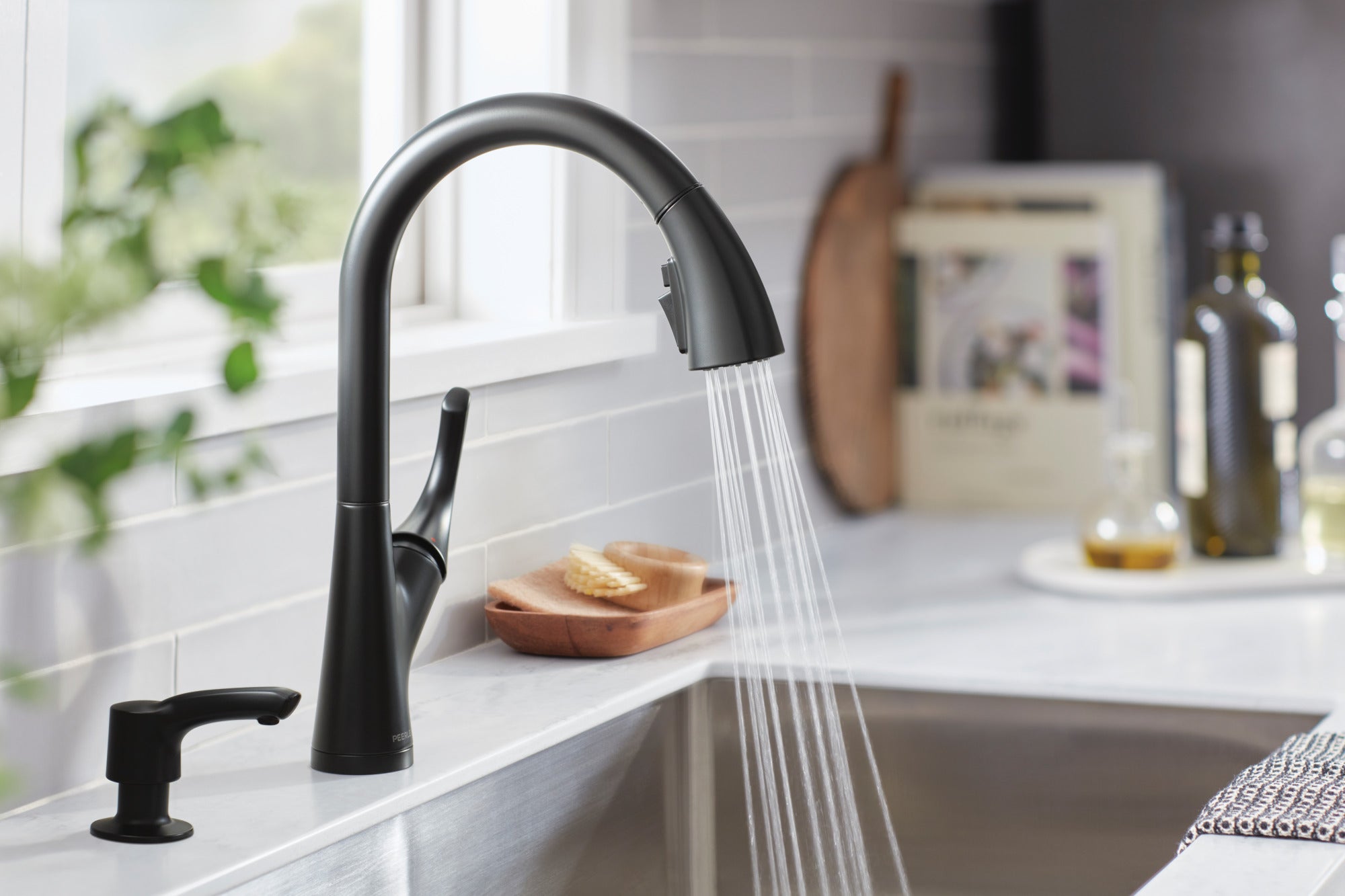Peerless Parkwood® Single Handle Pulldown Kitchen Faucet