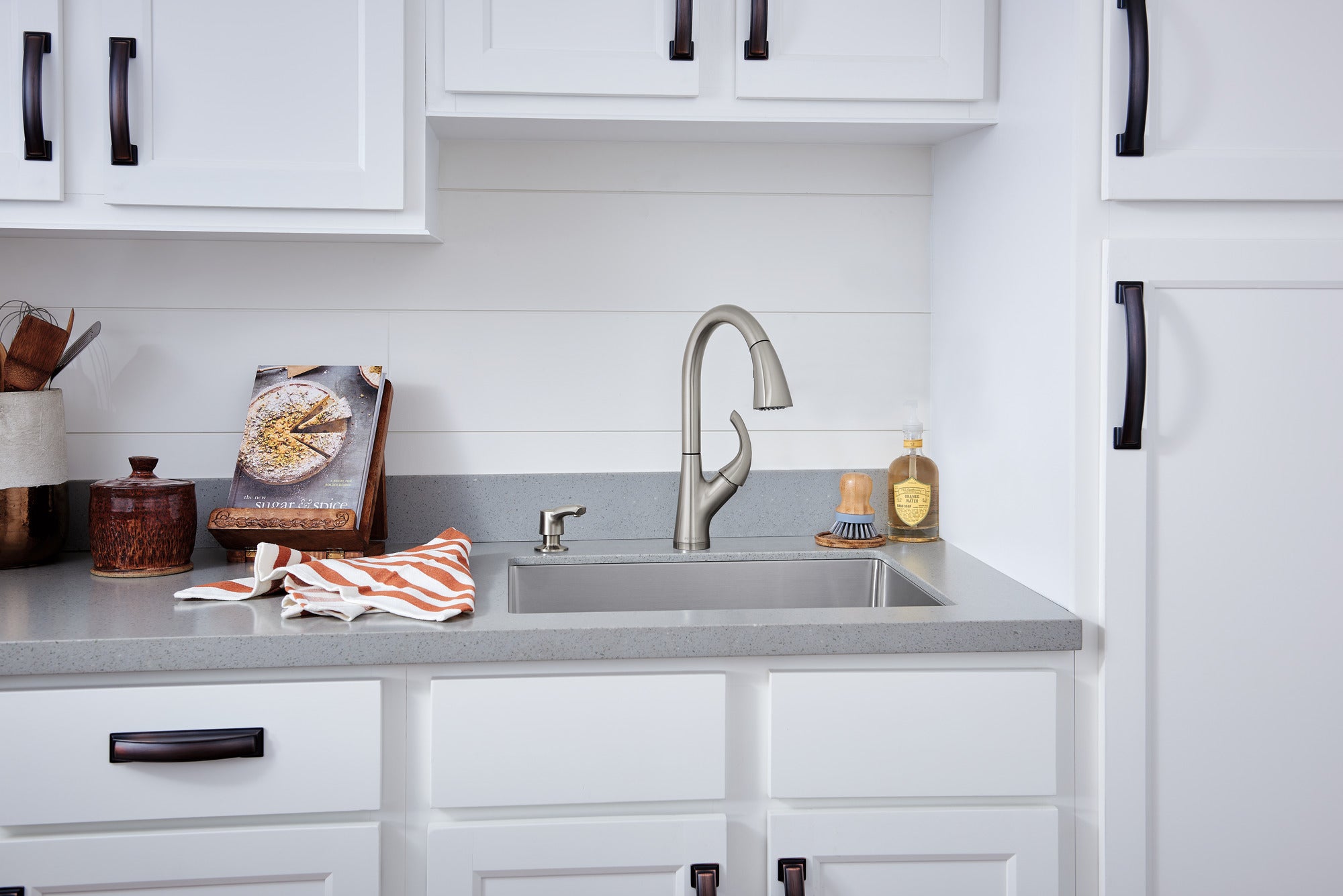 Peerless Parkwood® Single Handle Pulldown Kitchen Faucet