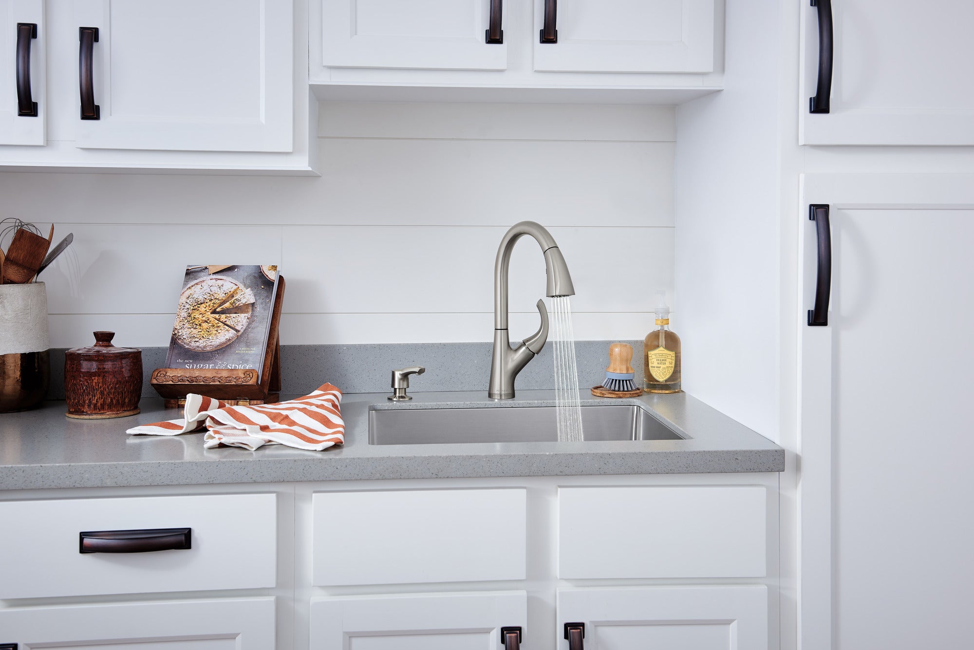 Peerless Parkwood® Single Handle Pulldown Kitchen Faucet