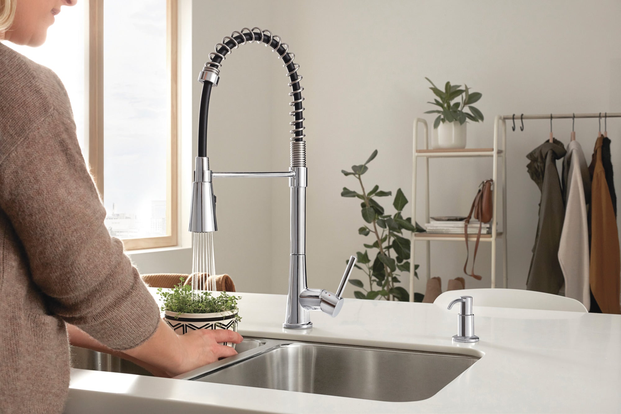 Peerless Precept® Single-Handle Commercial Style Kitchen Faucet