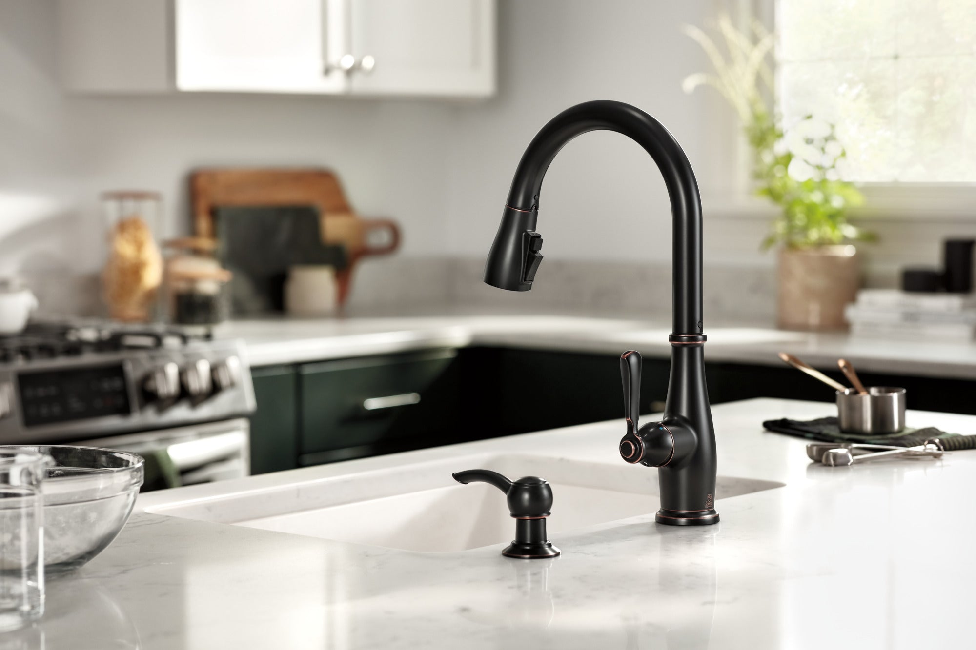 Peerless Elmhurst® Single-Handle Pull-Down Kitchen Faucet
