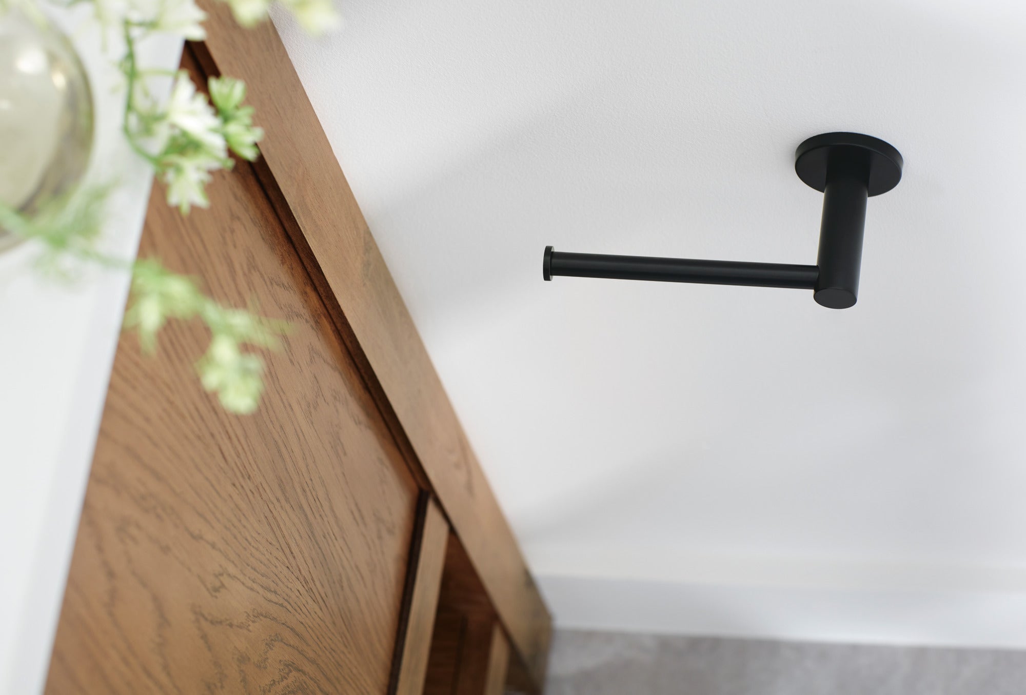 Peerless Precept® Toilet paper holder