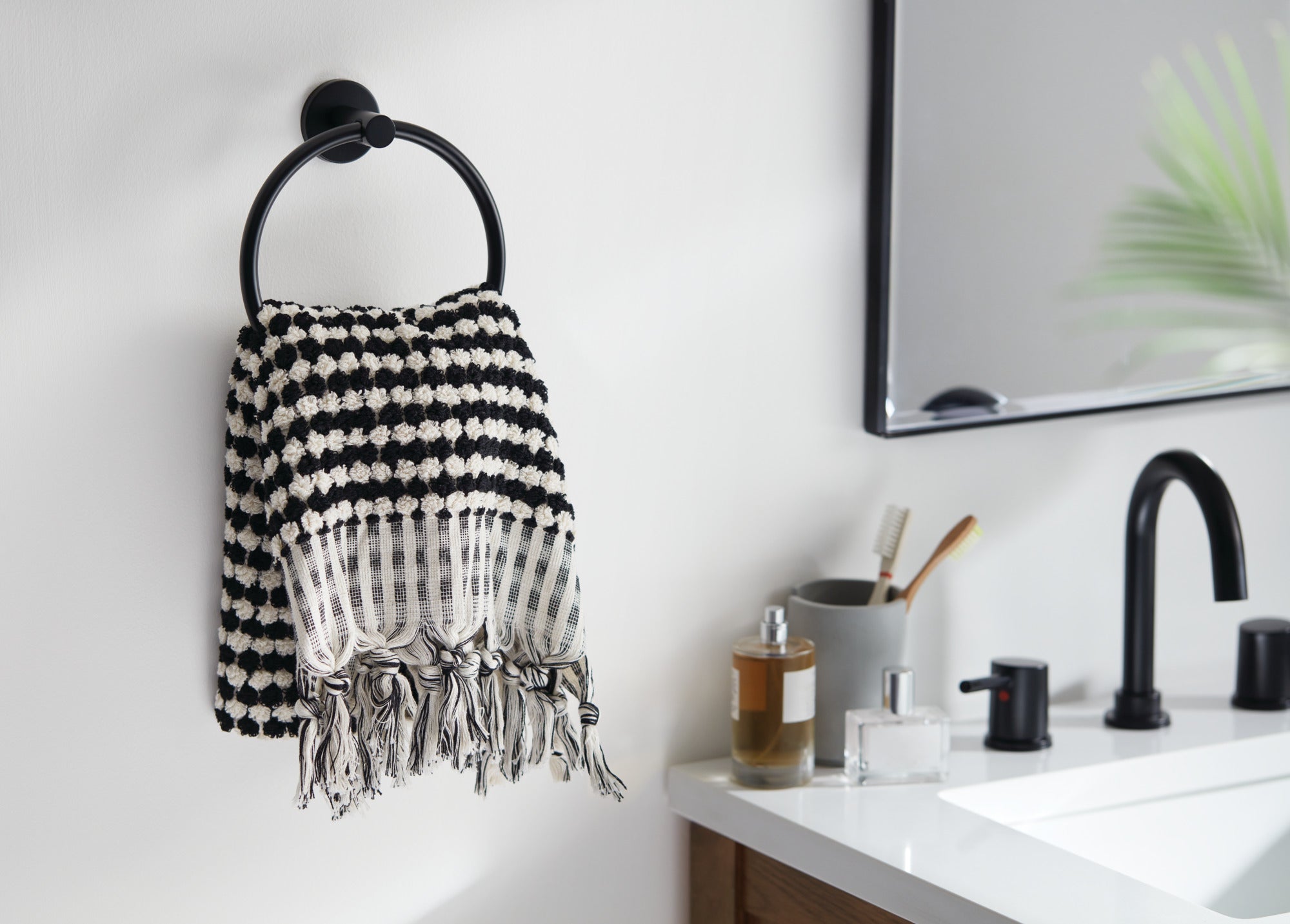 Peerless Precept® Towel ring