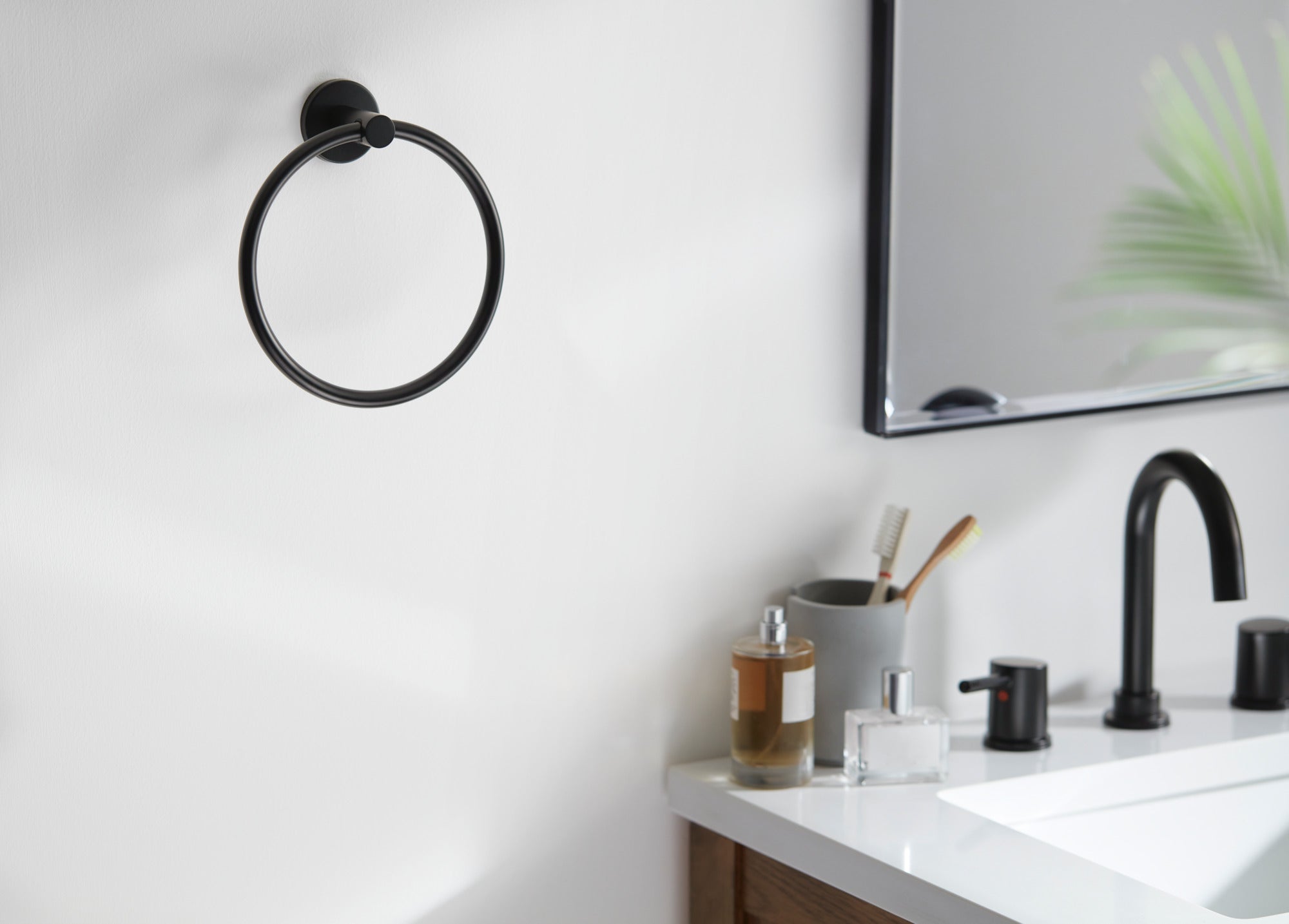 Peerless Precept® Towel ring