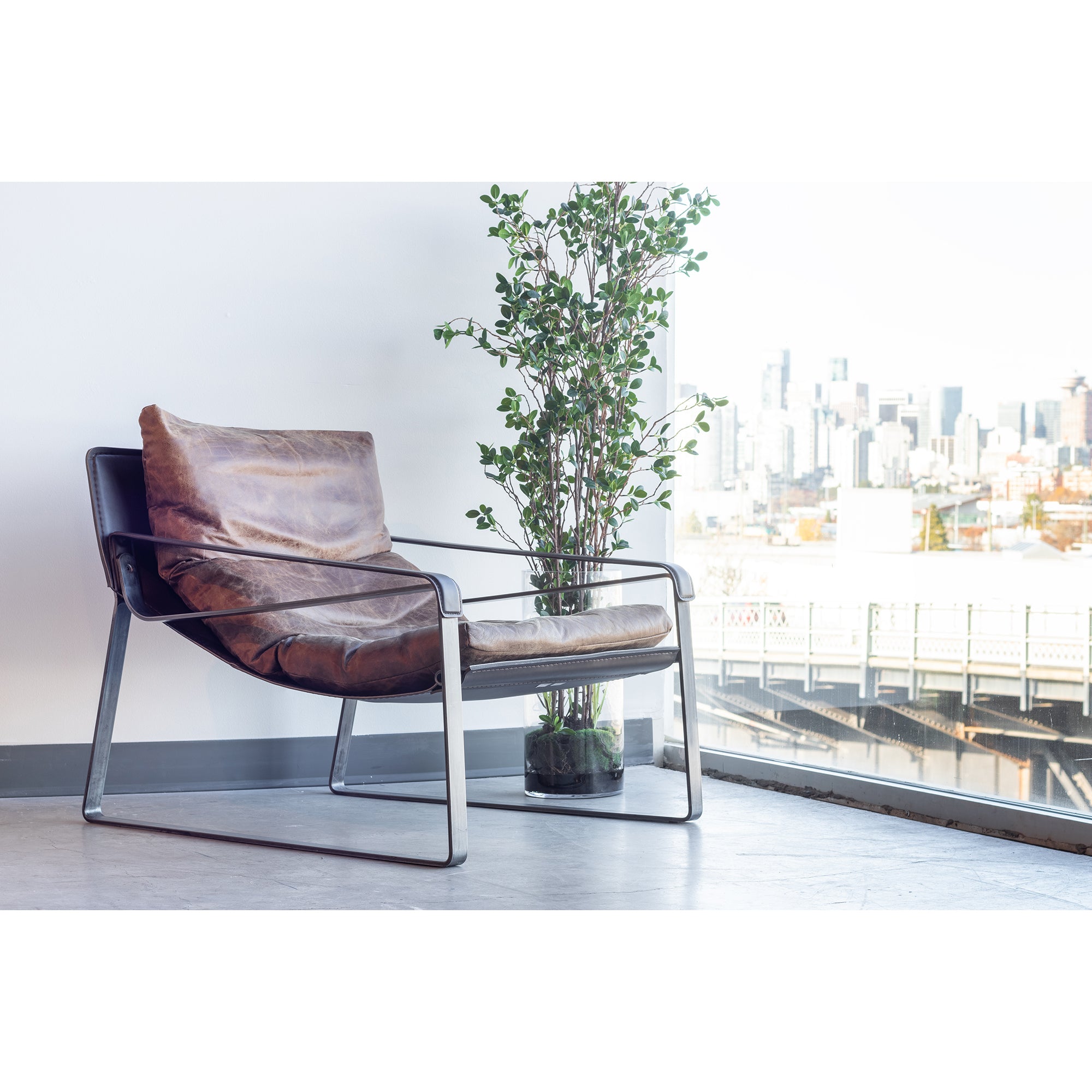 Moes Connor Club Chair Open Road Brown Leather PK-1044-14