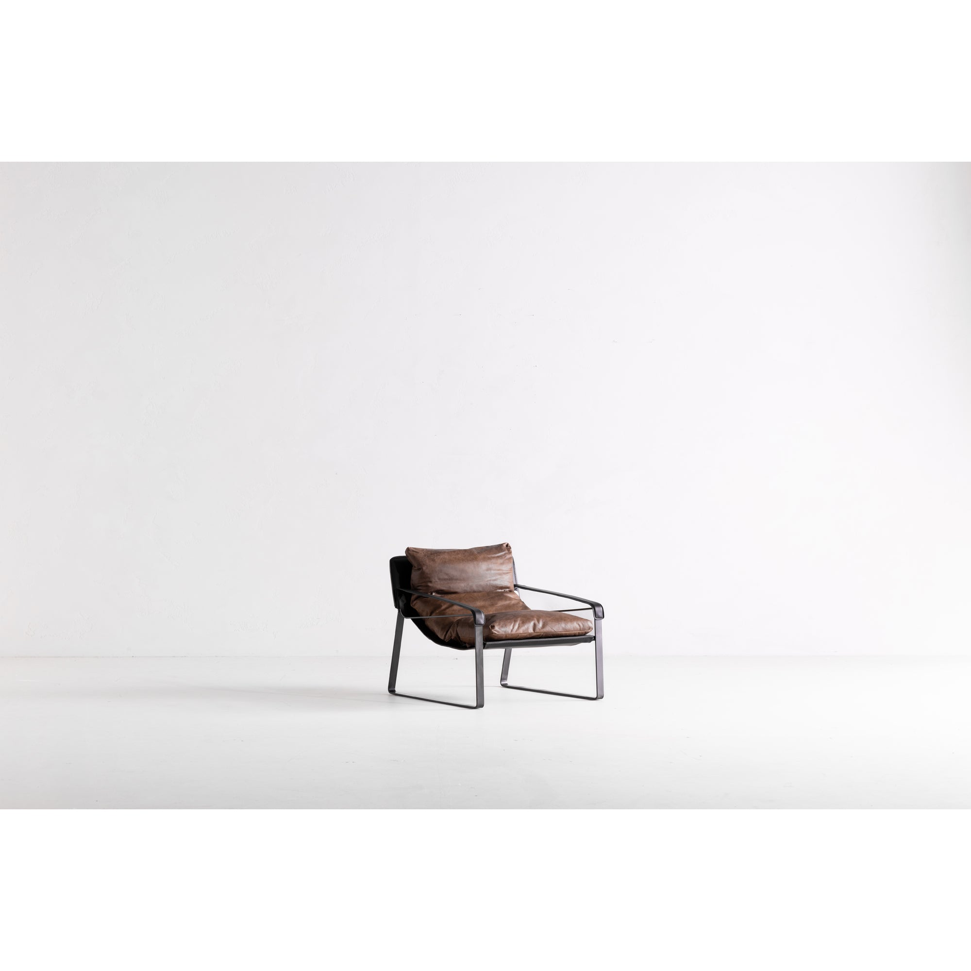 Moes Connor Club Chair Open Road Brown Leather PK-1044-14