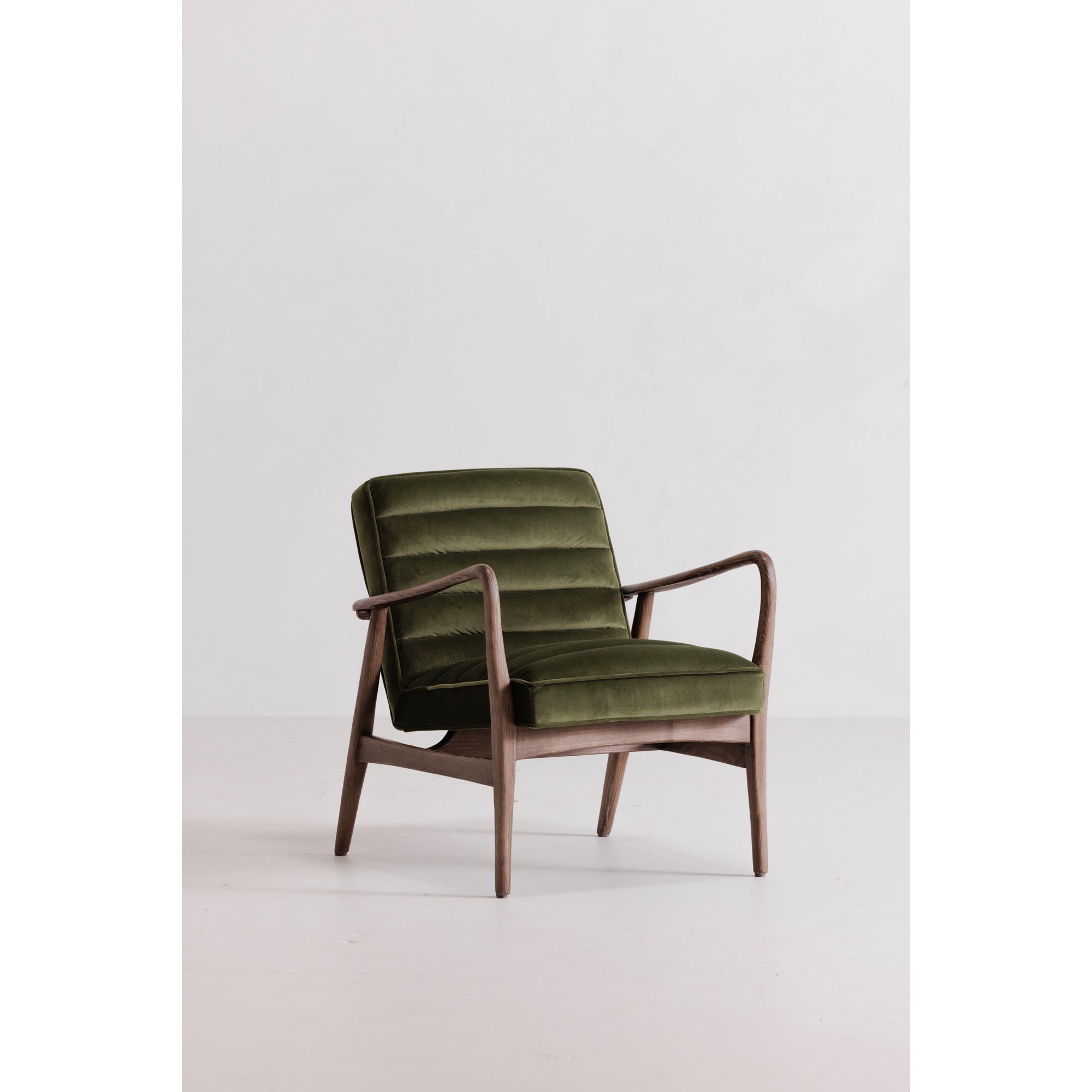 Moes Anderson Armchair Dark Ivy PK-1098-27