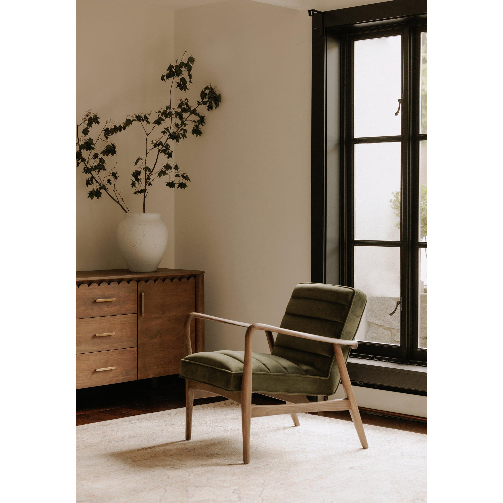 Moes Anderson Armchair Dark Ivy PK-1098-27