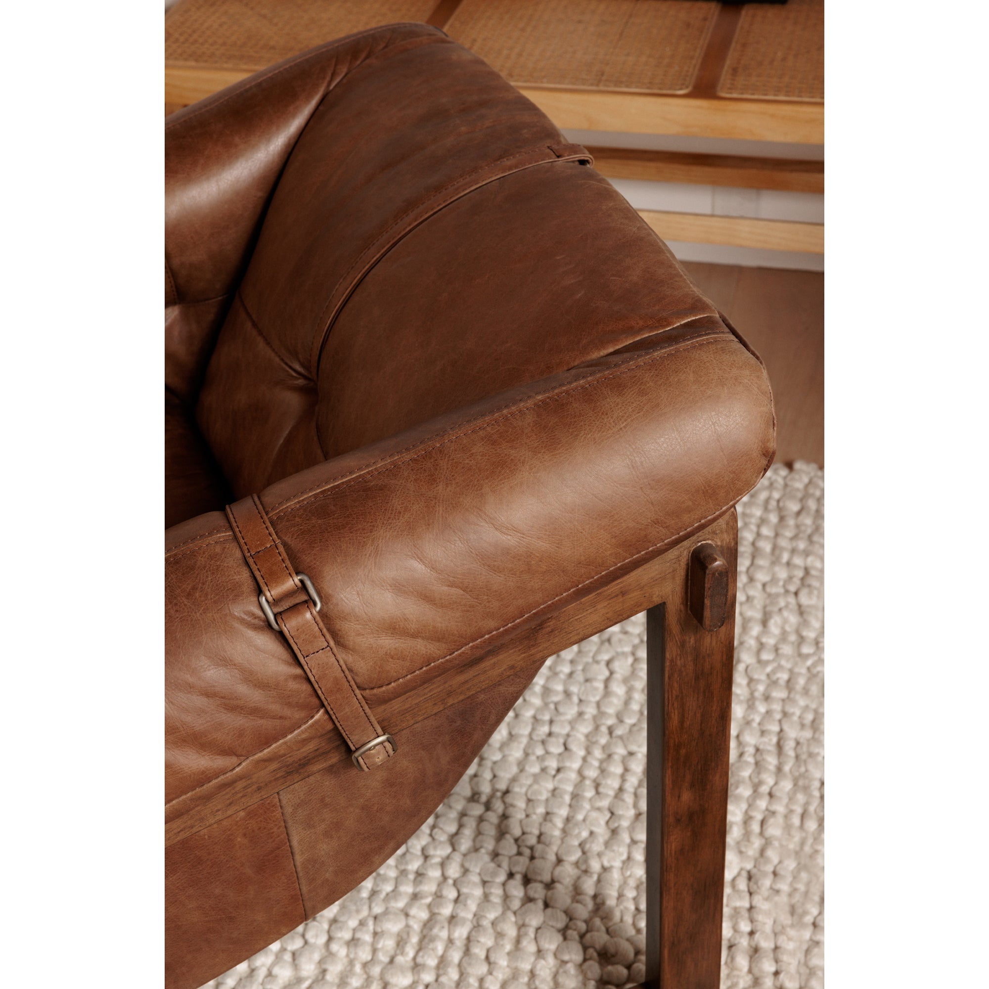 Moes Bellos Accent Chair Open Road Brown PK-1112-14