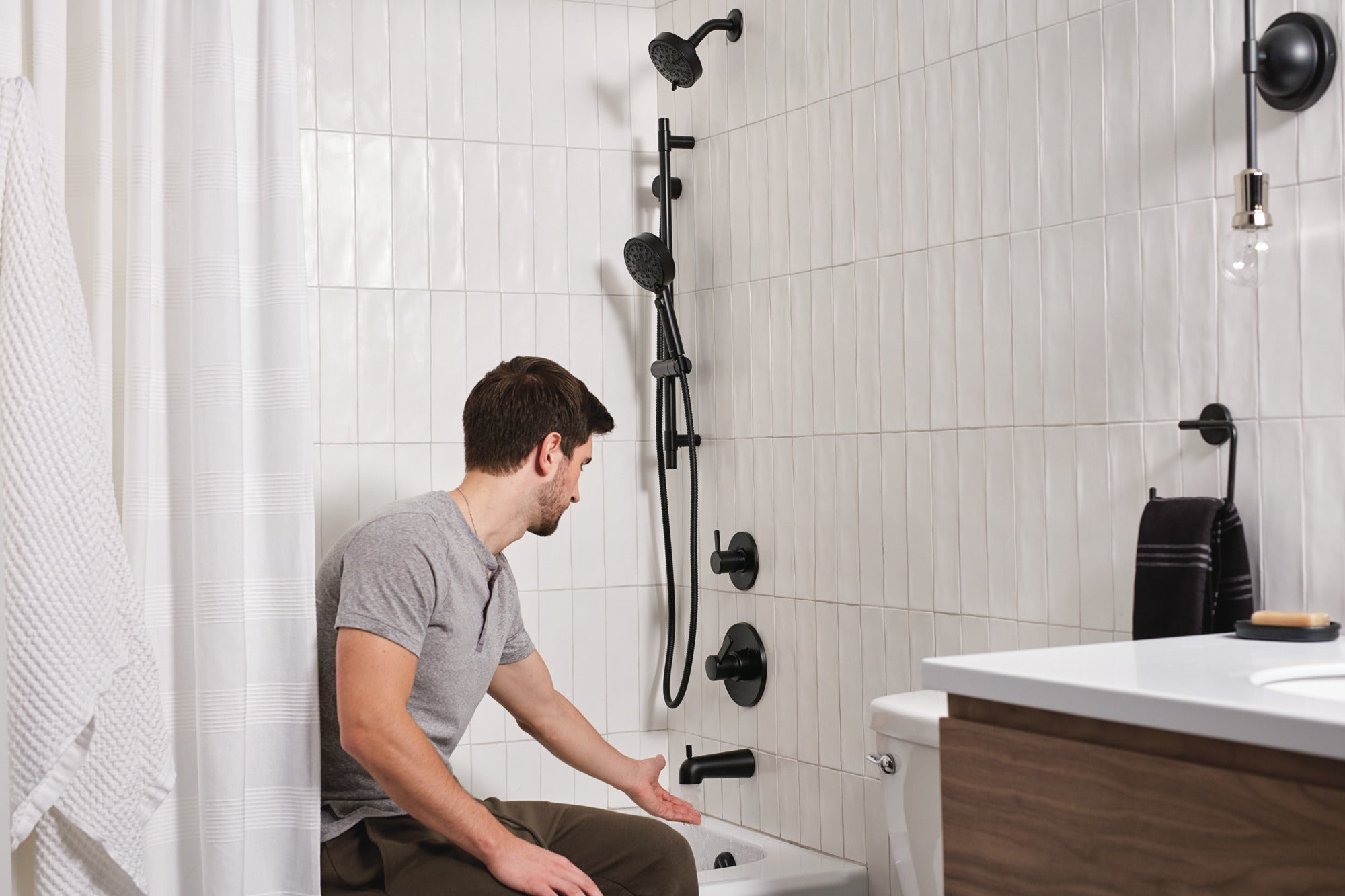 Peerless Precept® 3-setting diverter trim