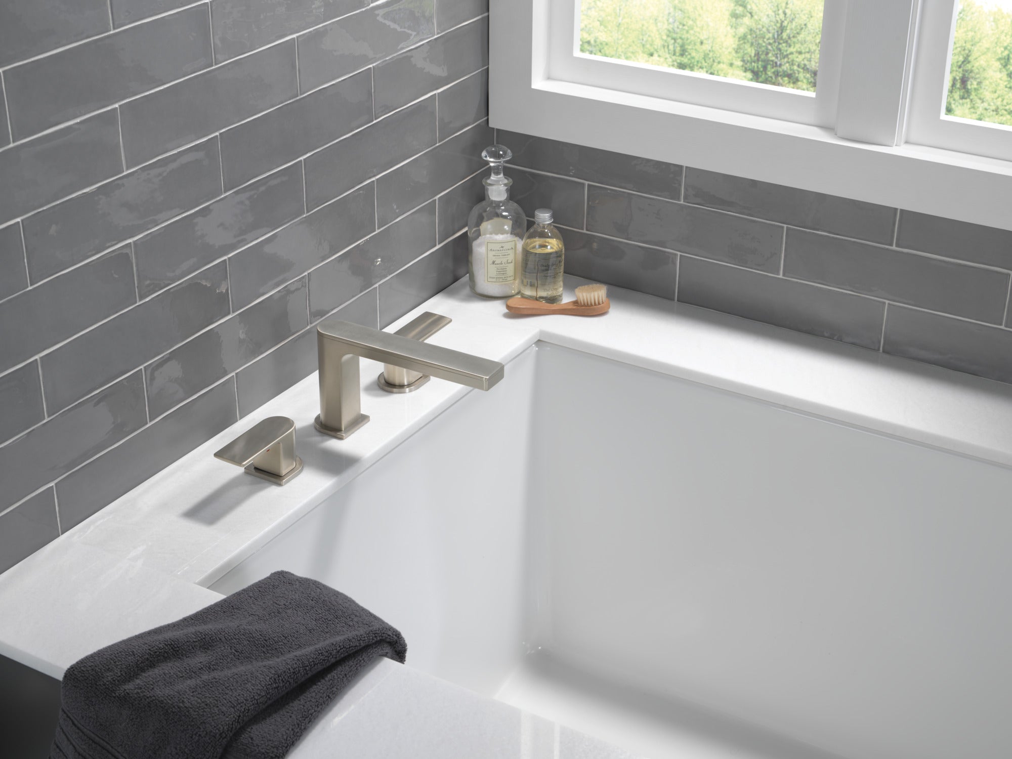 Peerless Xander® Roman tub trim kit
