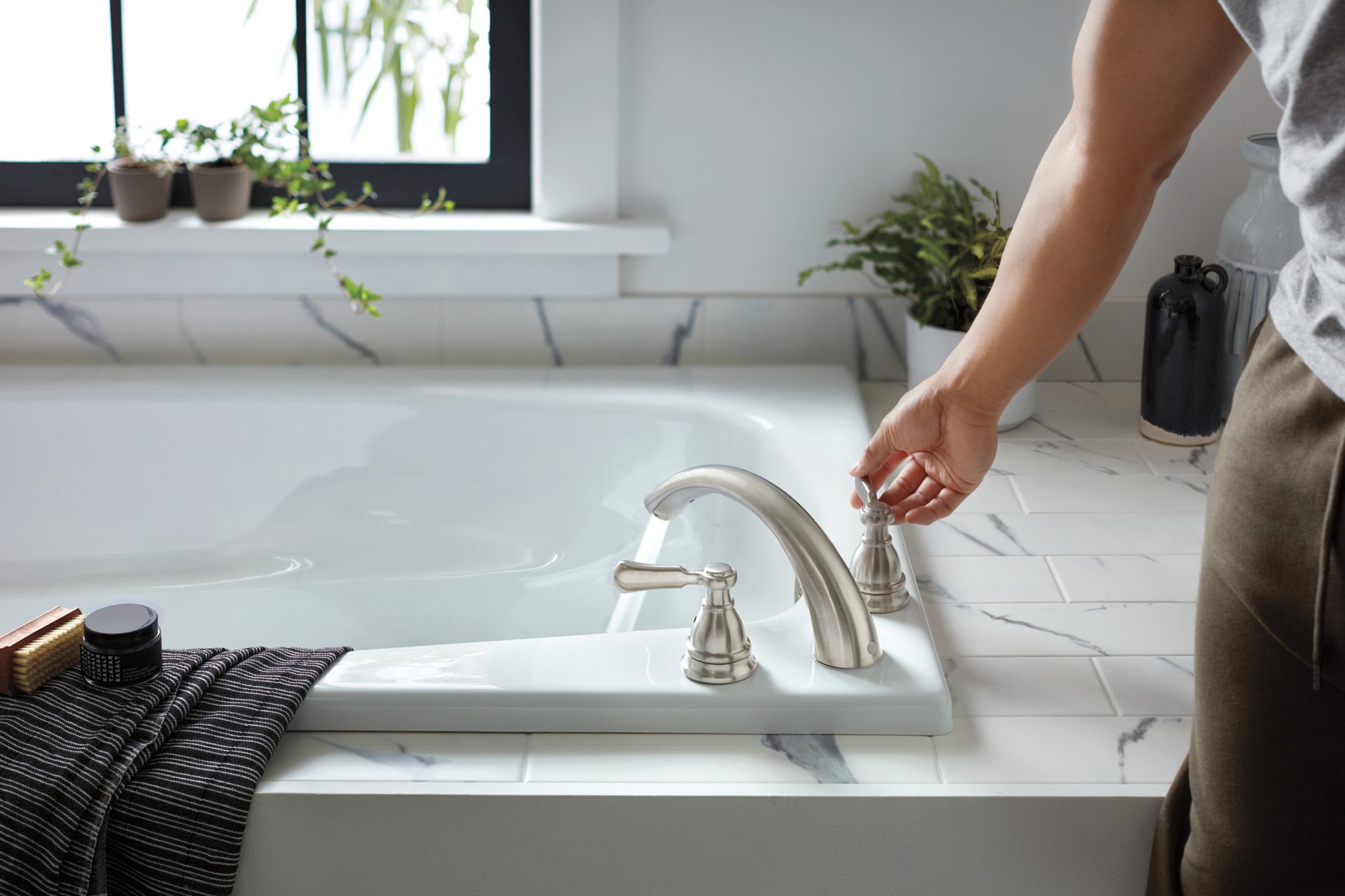 Peerless Elmhurst® Roman tub trim kit