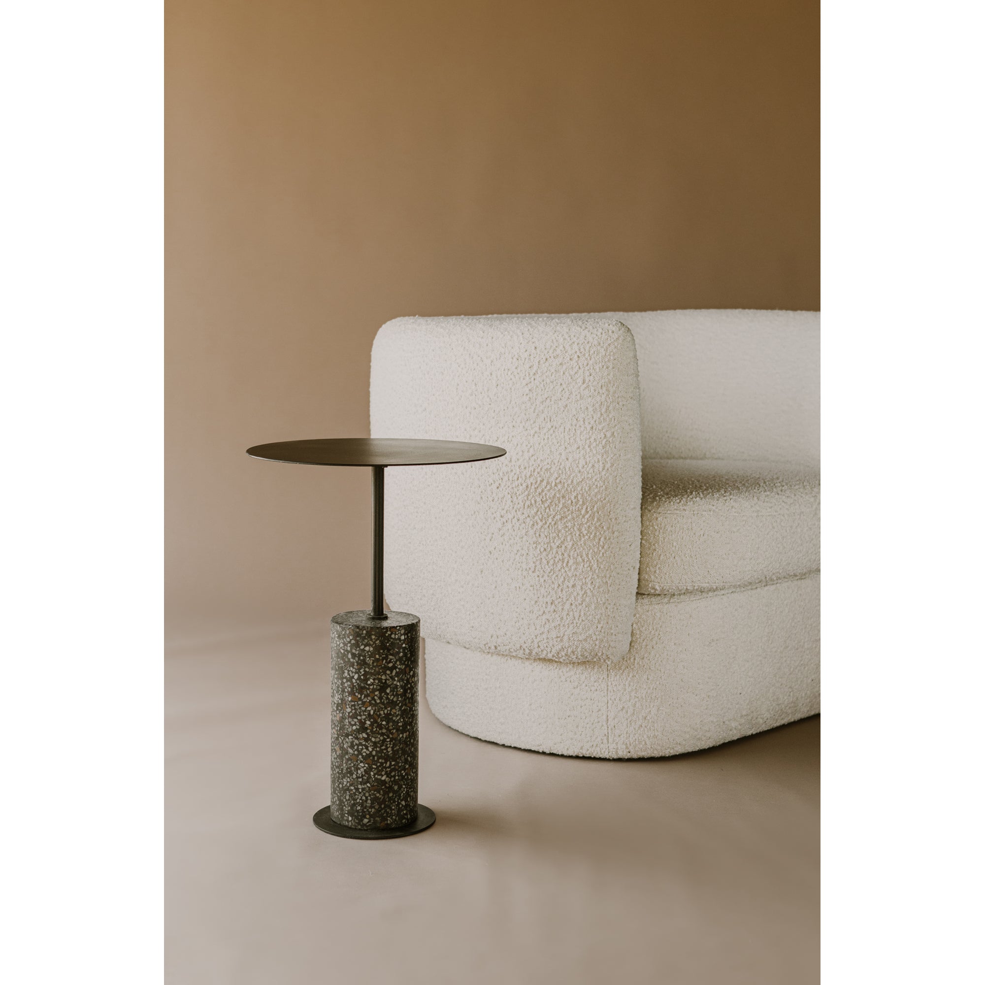 Moes Lillith Accent Table Black QJ-1018-02-0