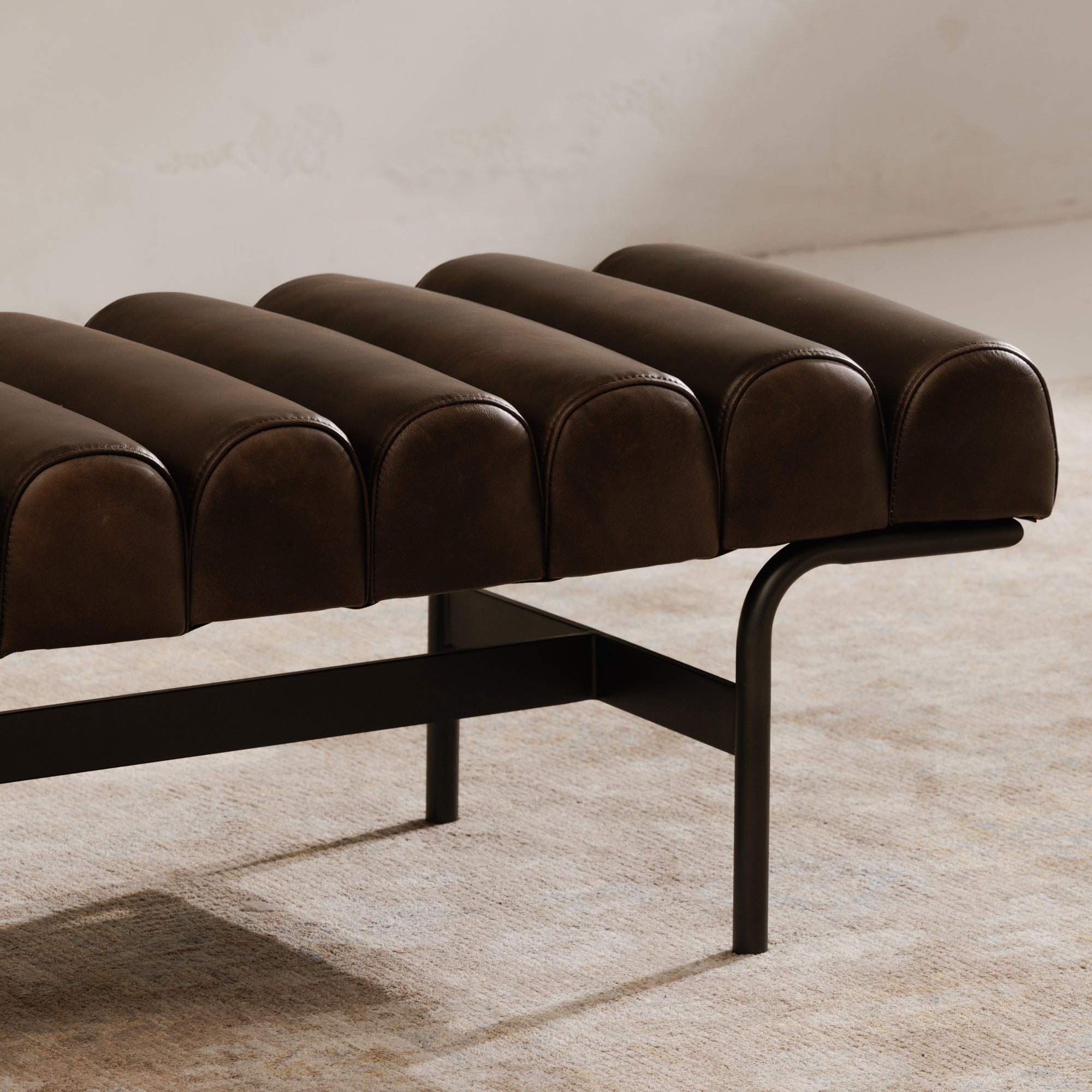 Moes Harrison Dark Brown QN-1031-20