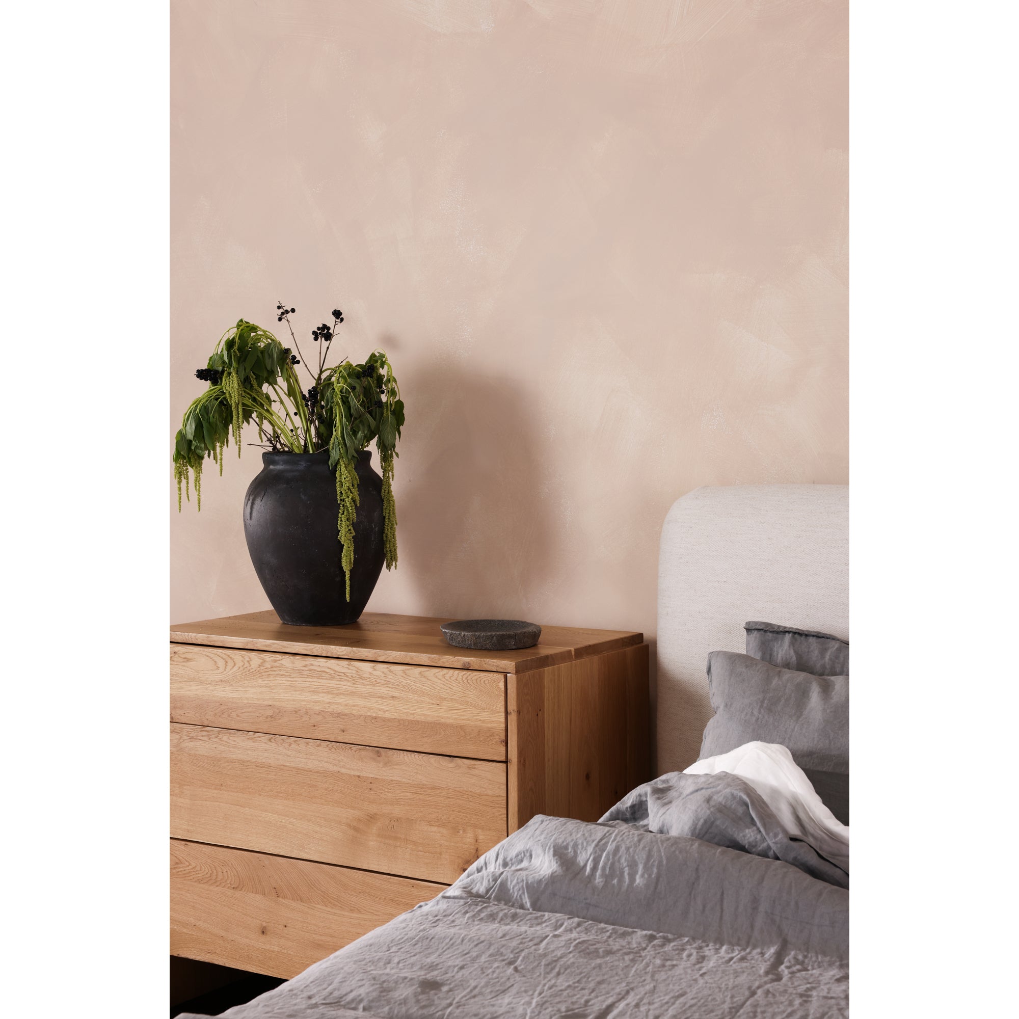 Moes Samara King Bed Cottage Linen RN-1126-34-0
