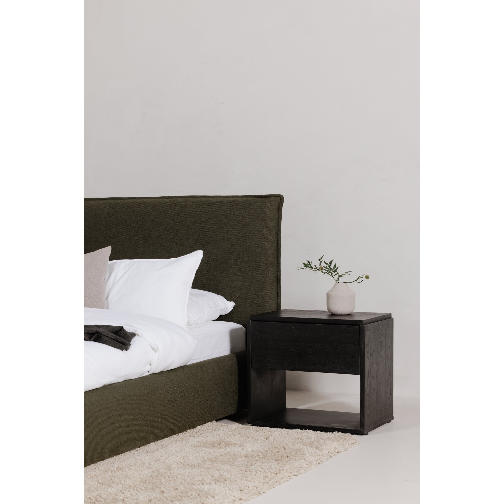 Moes Luzon King Bed Deep Forest RN-1130-27-0