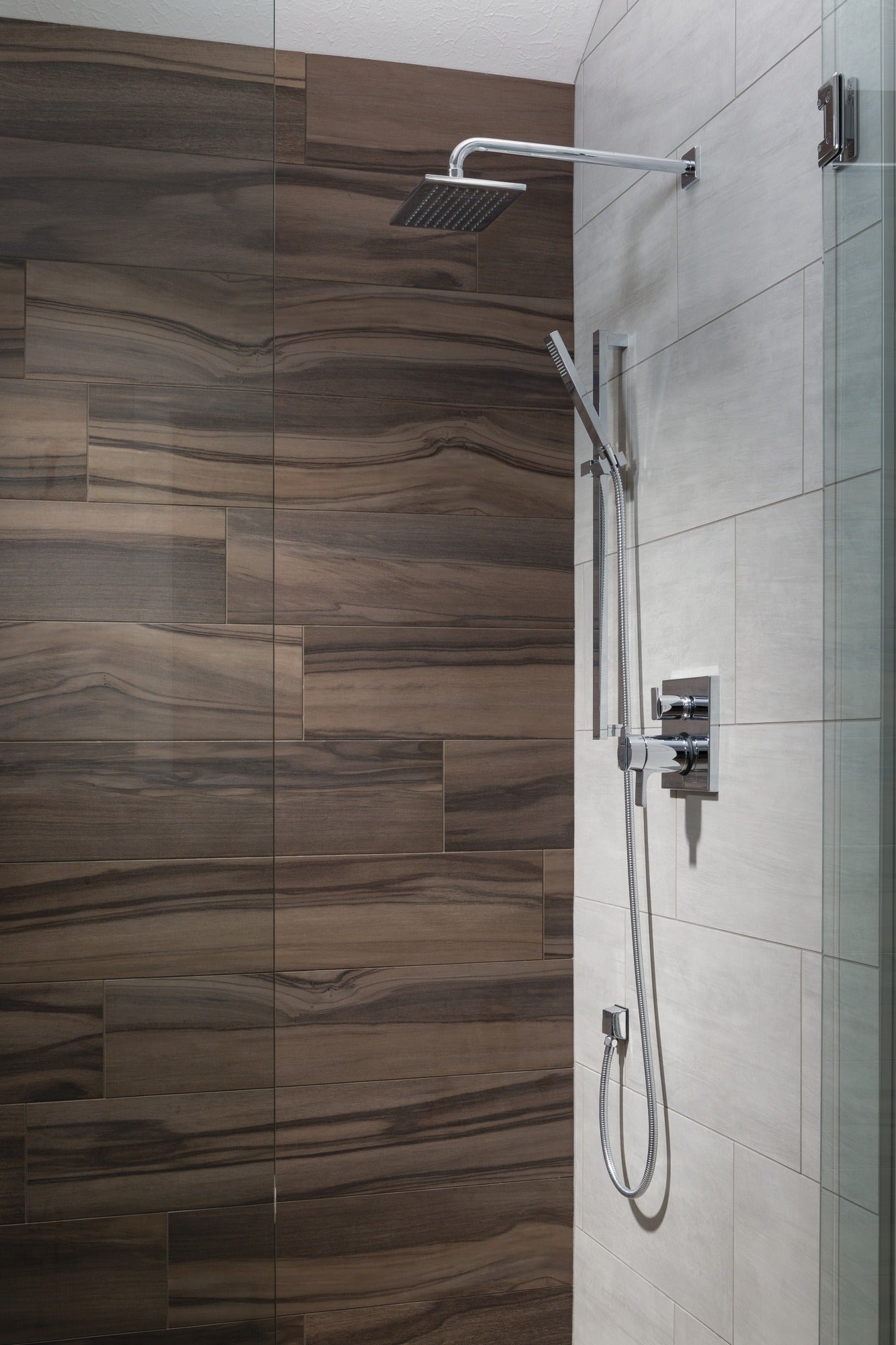 Delta Vero® Premium Single-Setting Slide Bar Hand Shower