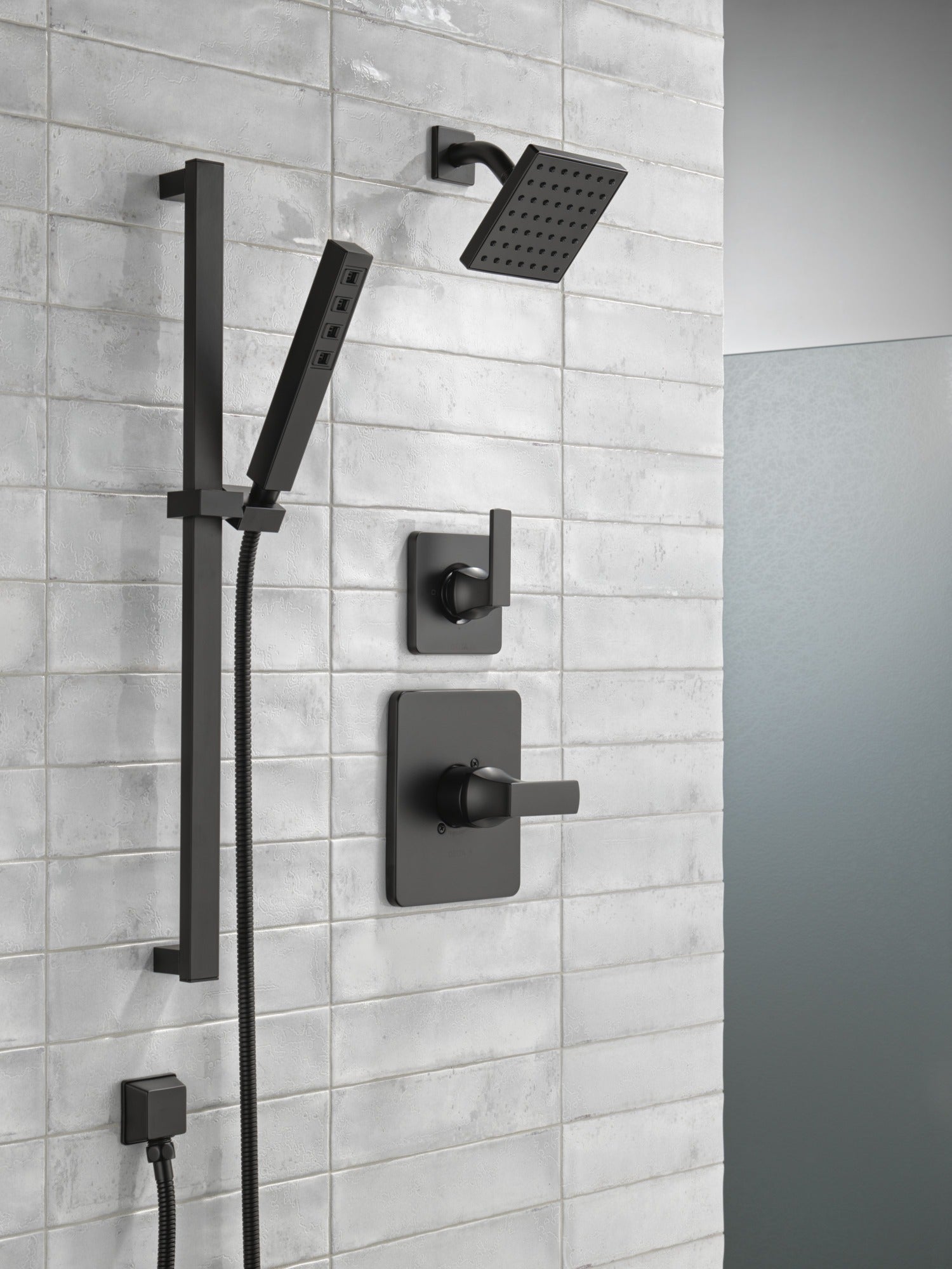 Delta Velum™ Monitor 14 Series Shower Trim