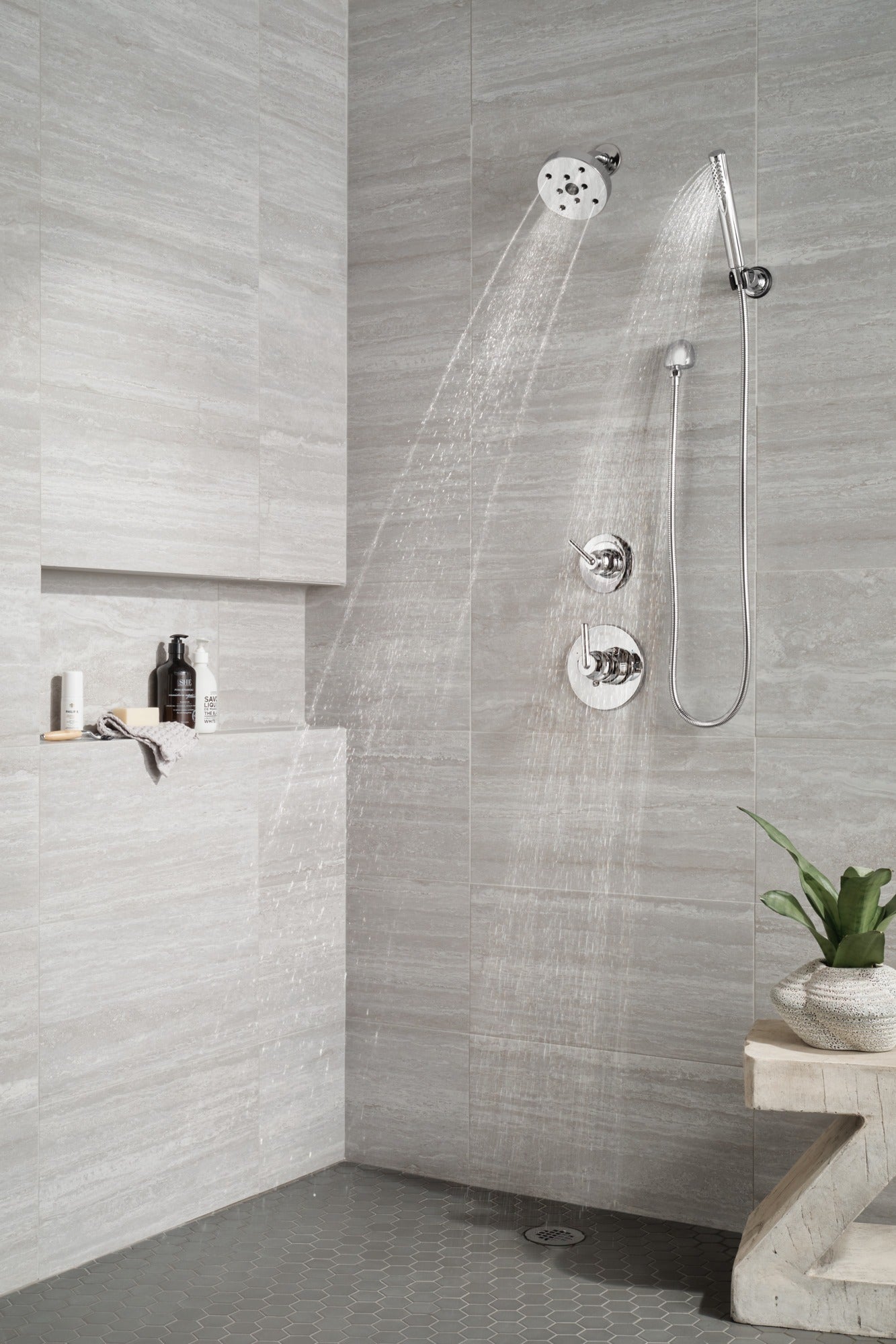 Delta Trinsic® Monitor® 14 Series H2OKinetic® Shower Trim