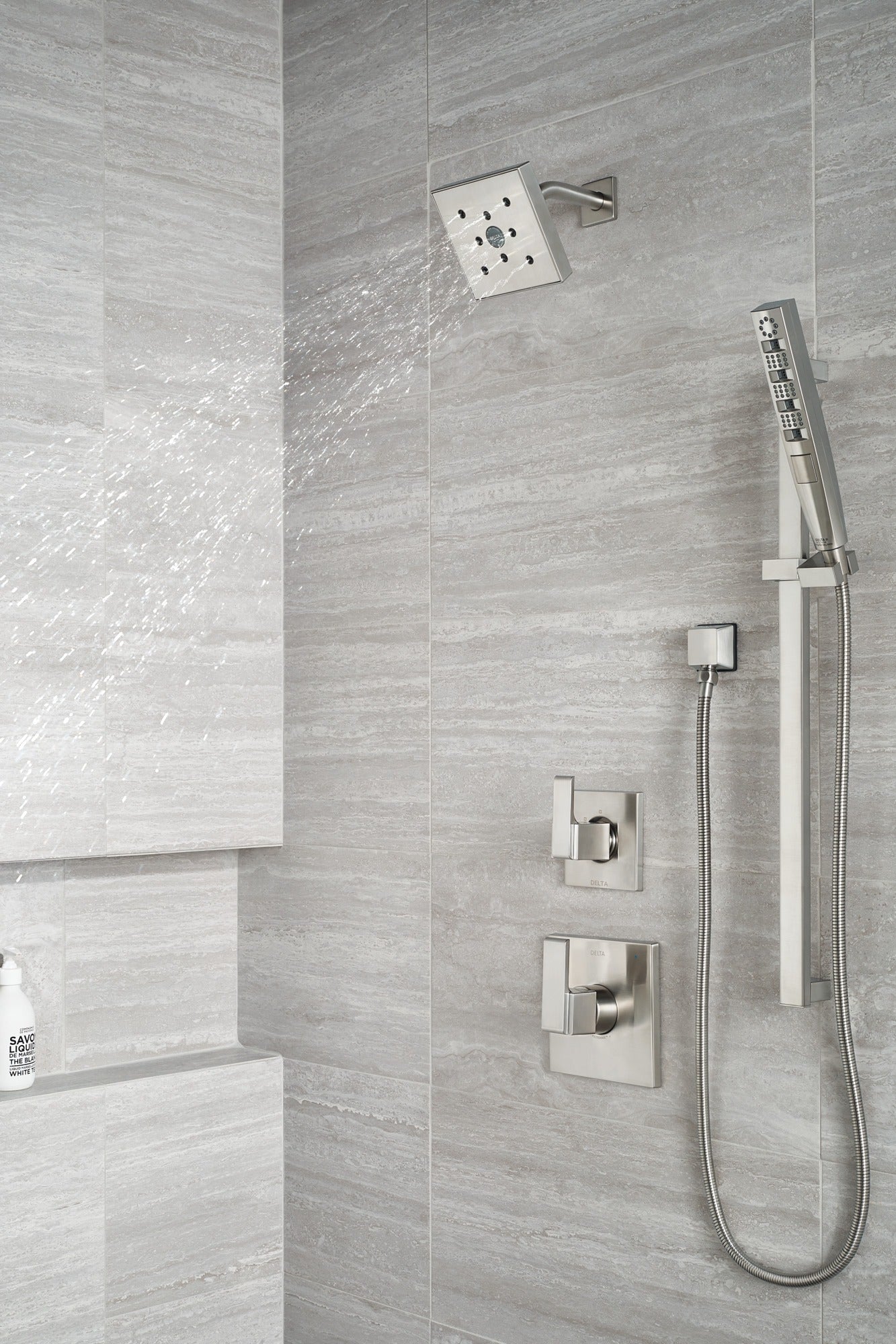 Delta Ara® Monitor® 14 Series H2OKinetic® Shower Trim