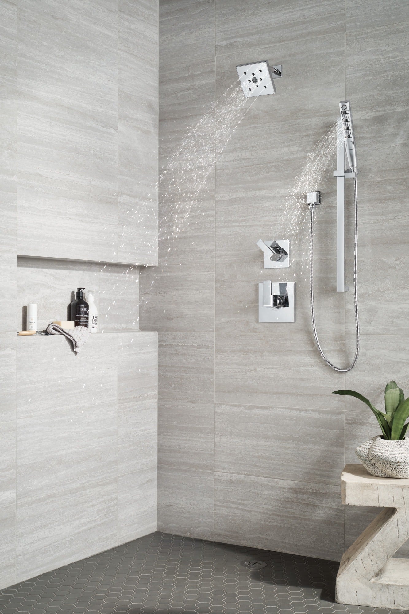 Delta Ara® Monitor® 14 Series H2OKinetic® Shower Trim