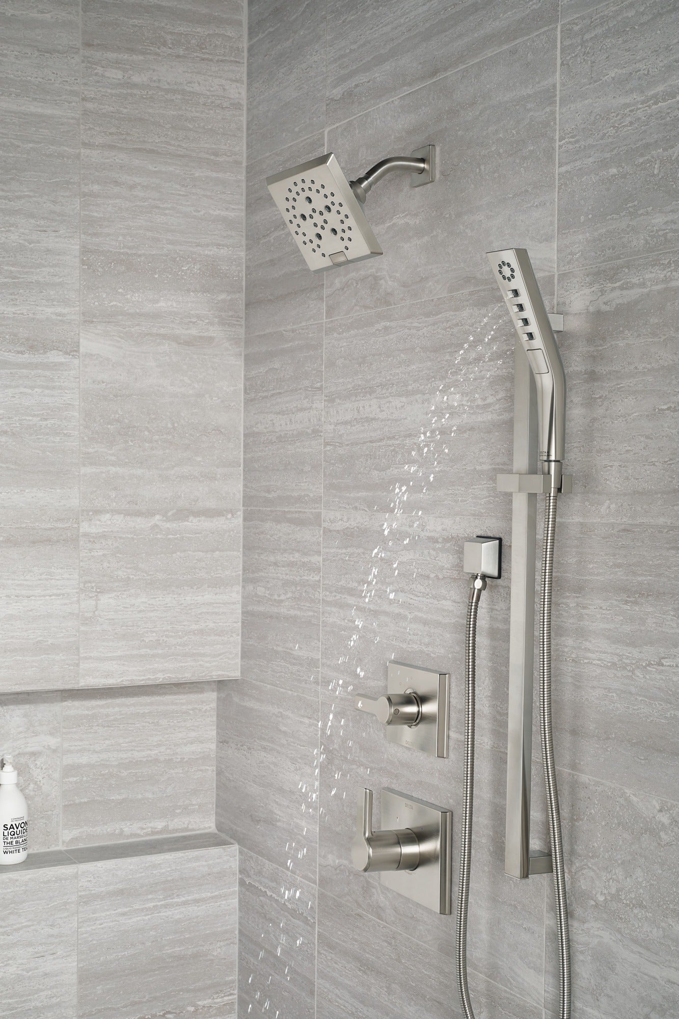 Delta Pivotal® Monitor® 14 Series H2OKinetic® Shower Trim