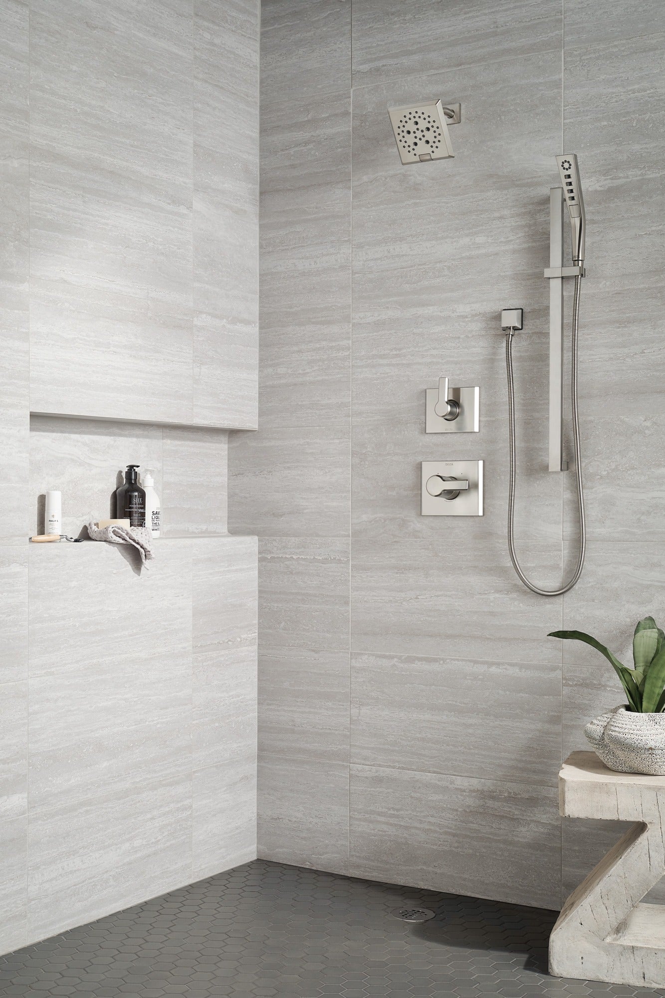 Delta Pivotal® Monitor® 14 Series H2OKinetic® Shower Trim