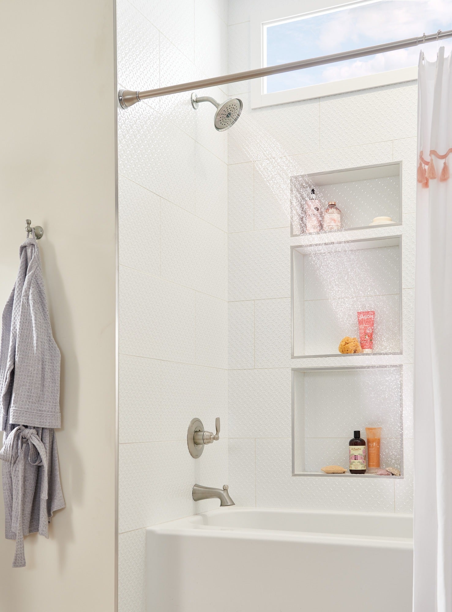 Delta Woodhurst™ Robe Hook