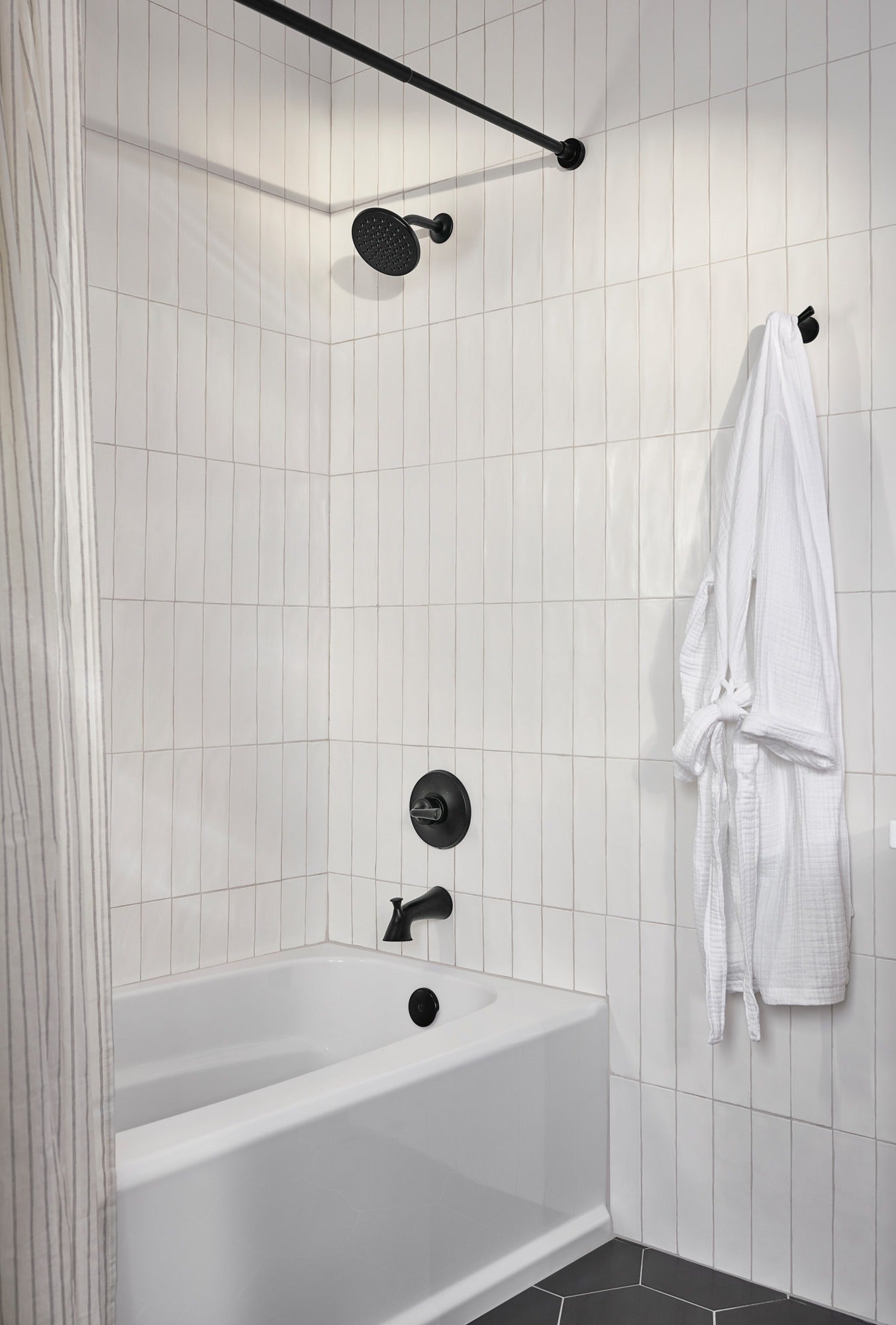 Delta Kayra® Monitor 14 Series Tub & Shower Trim