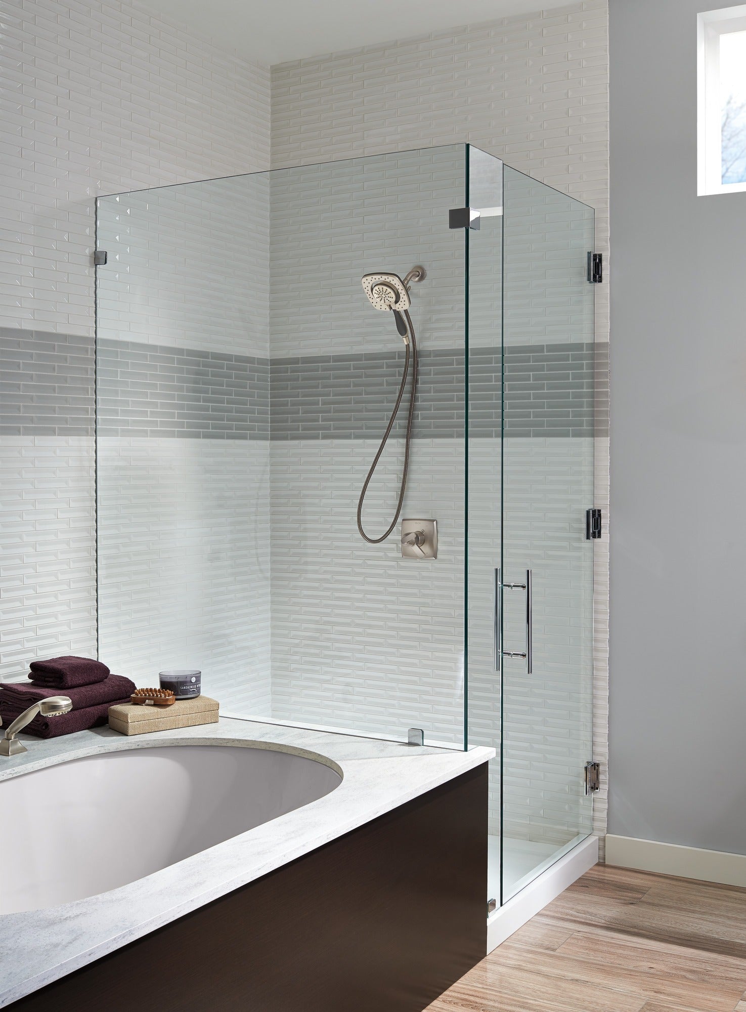 Delta Ashlyn® Roman Tub with Hand Shower Trim
