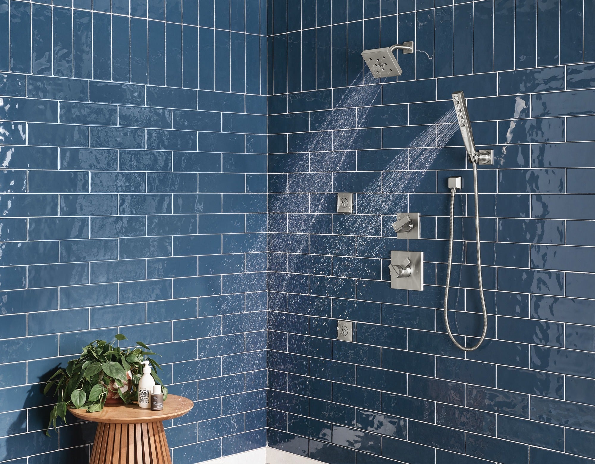 Delta Universal Showering Components H2OKinetic® 4-Setting Wall Mount Hand Shower