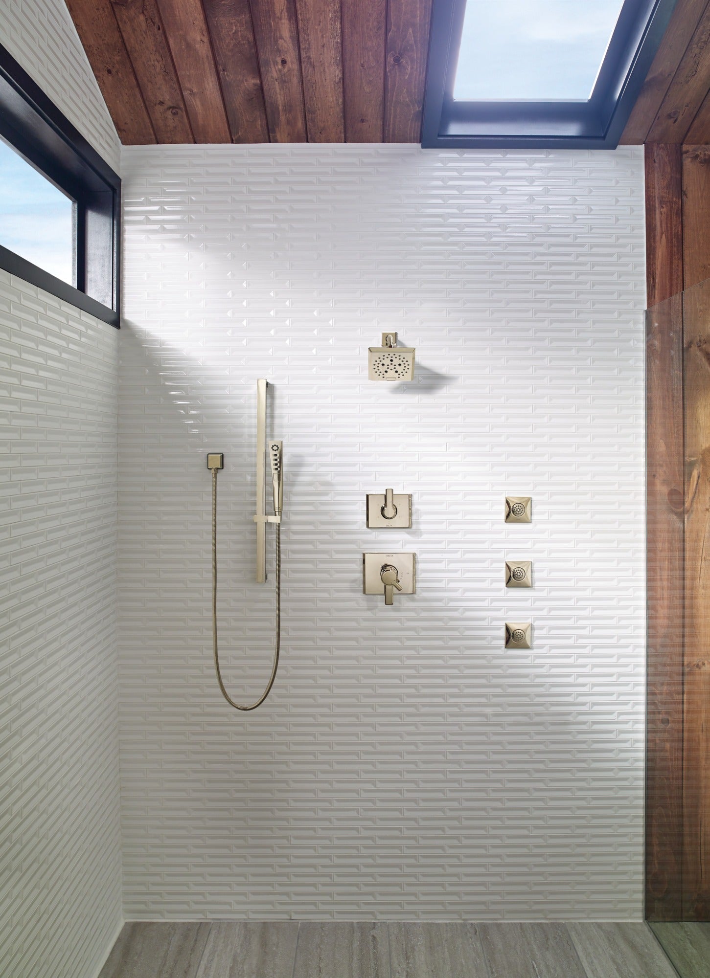 Delta Pivotal® 8" Mini Towel Bar