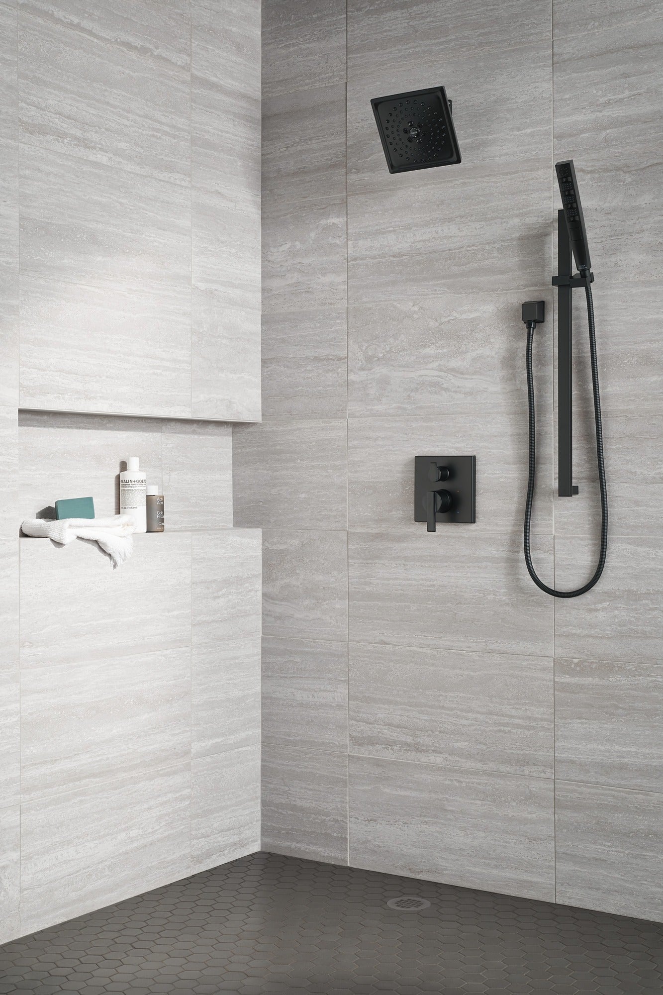 Delta Ara® Angular Modern Monitor® 14 Series Valve Trim with 3-Setting Integrated Diverter