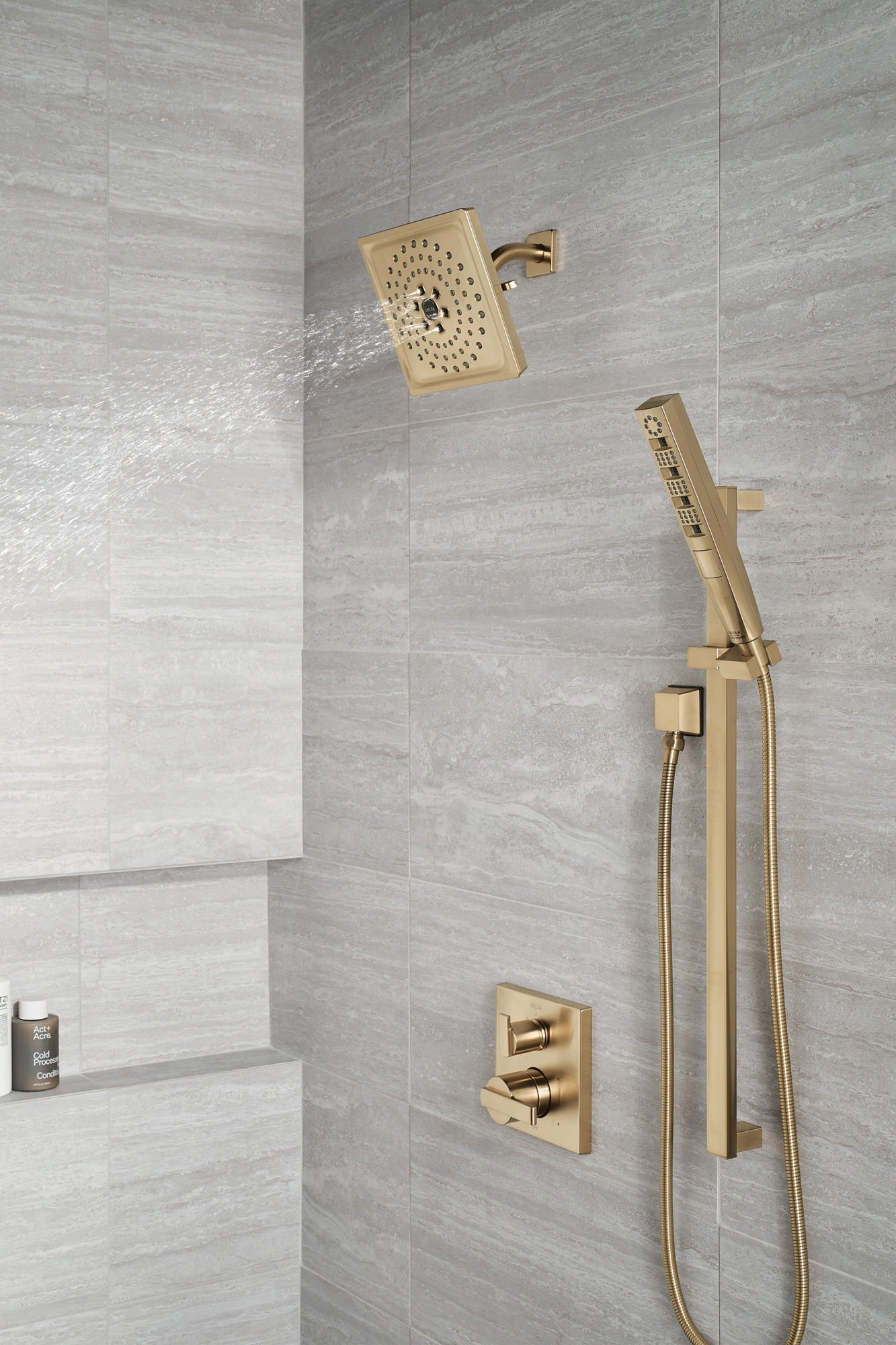Delta Universal Showering Components H2OKinetic® 3-Setting Raincan Shower Head (Recertified)