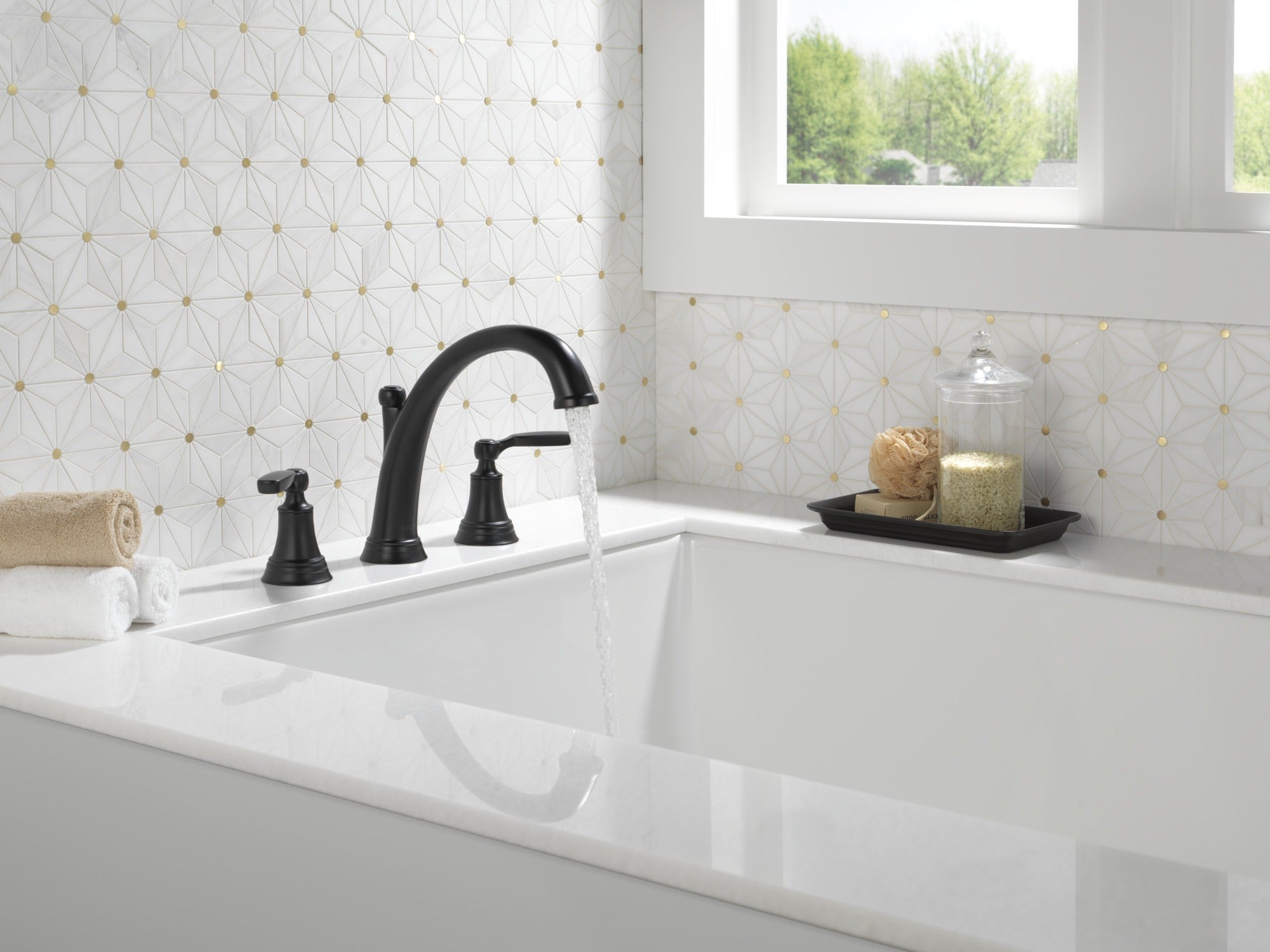 Delta Woodhurst™ Roman Tub Trim