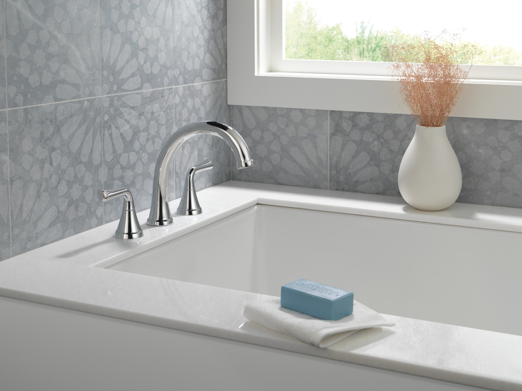 Delta Kayra® Roman Tub Trim