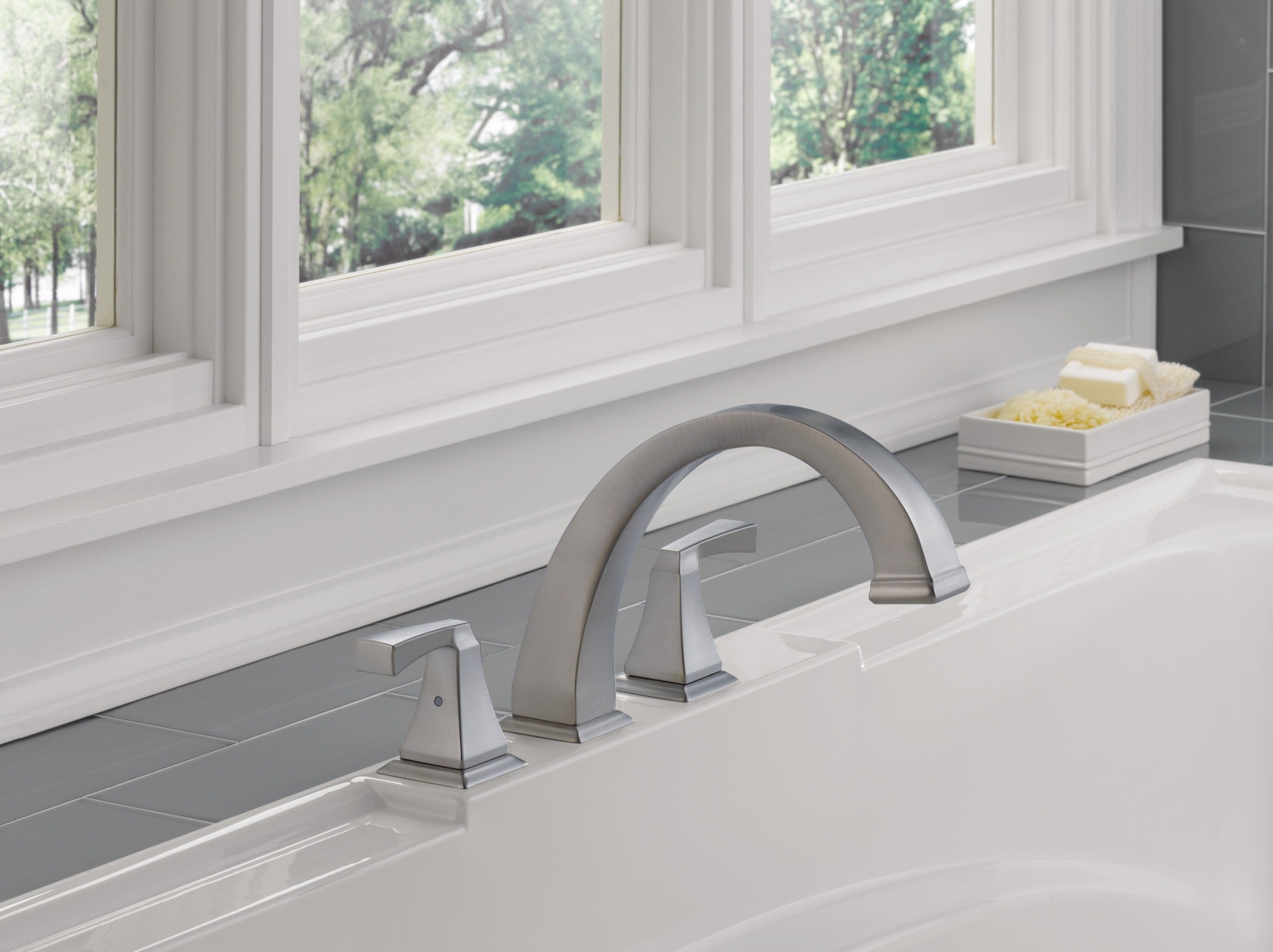 Delta Dryden™ Roman Tub Trim
